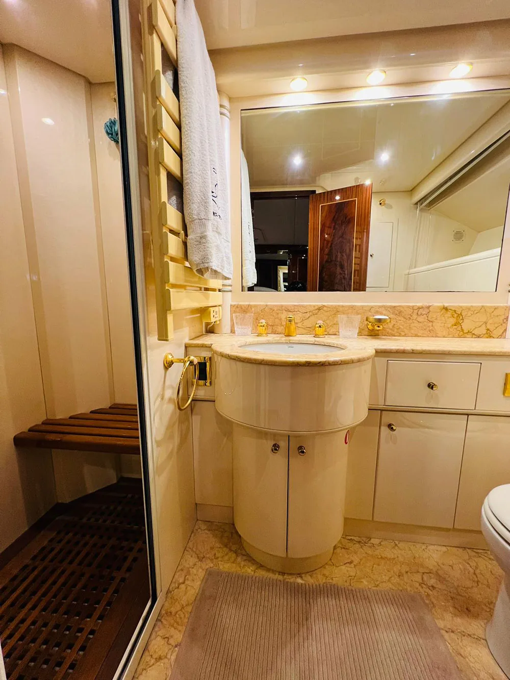 HELIOS - photo 22 location yacht Cannes