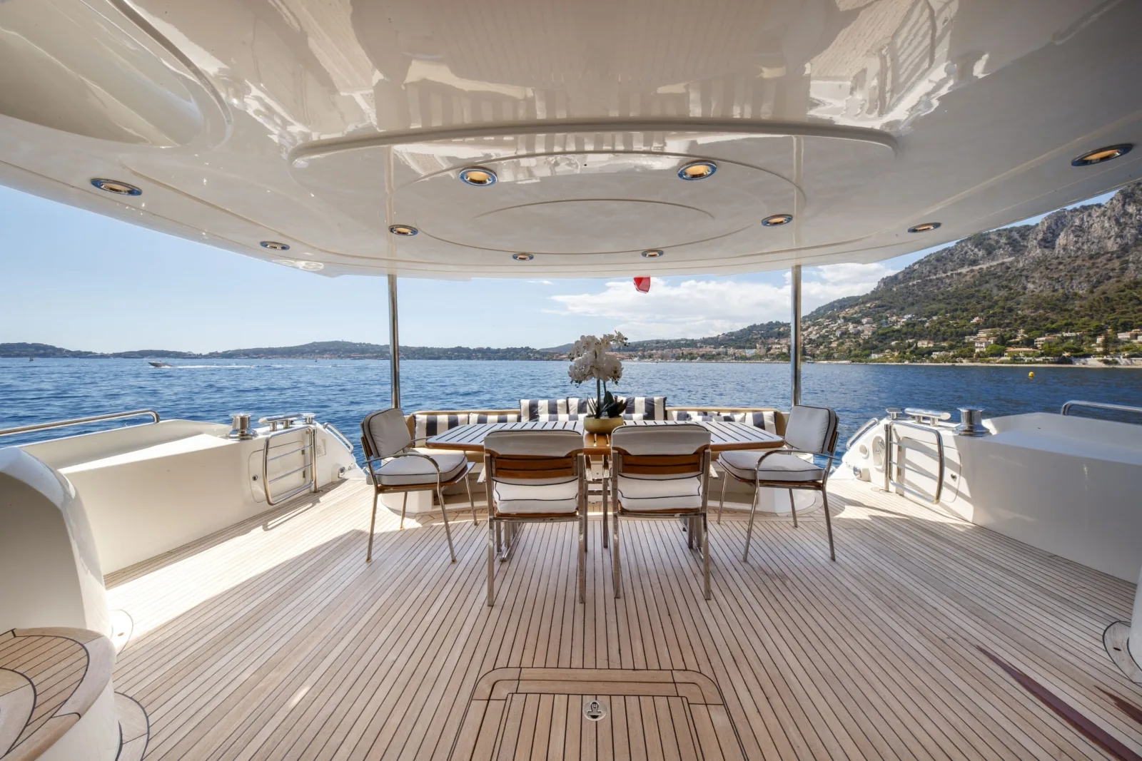 LADY YOUSRA - photo 12 location yacht Cannes