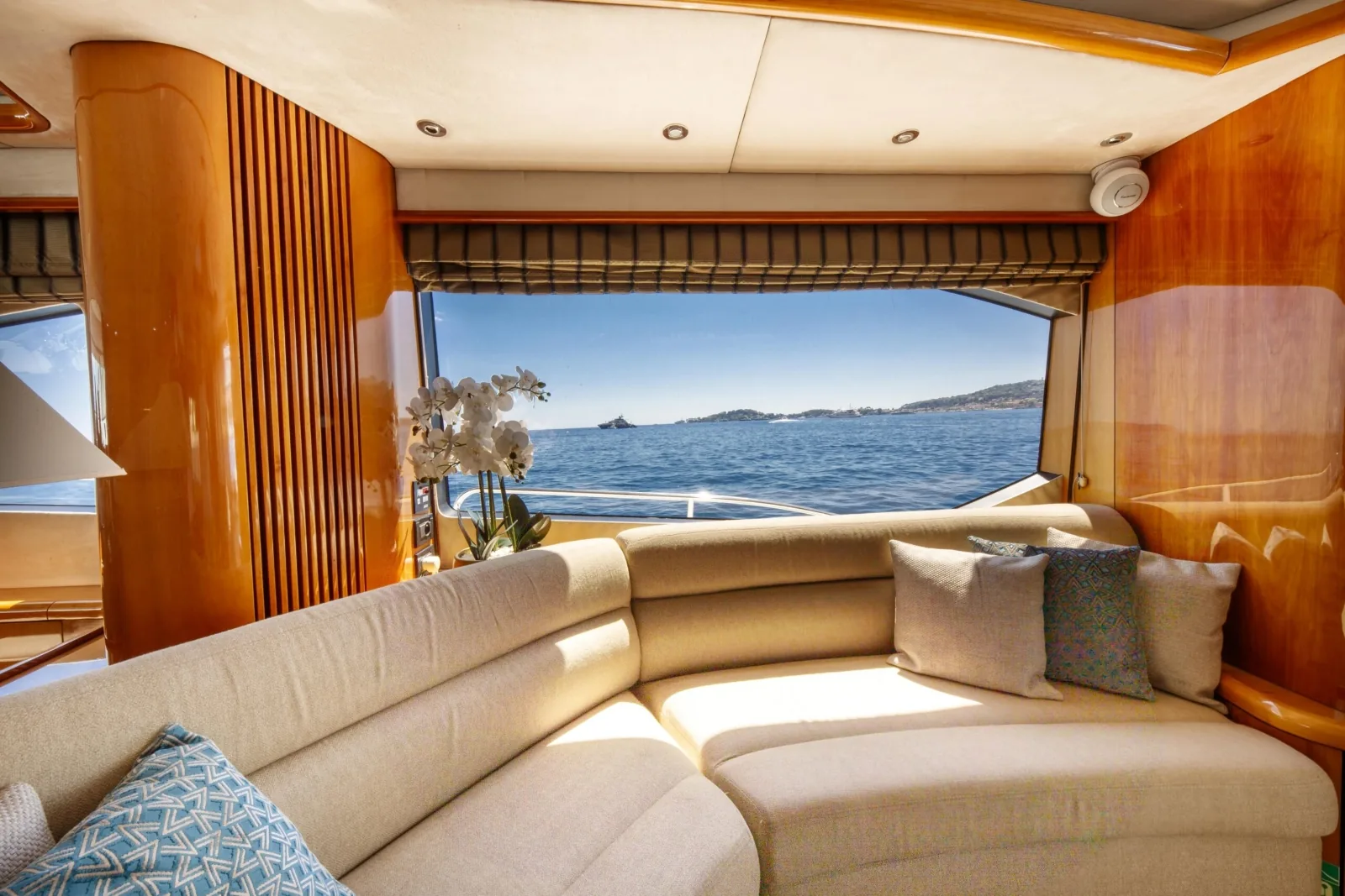 LADY YOUSRA - photo 15 location yacht Cannes