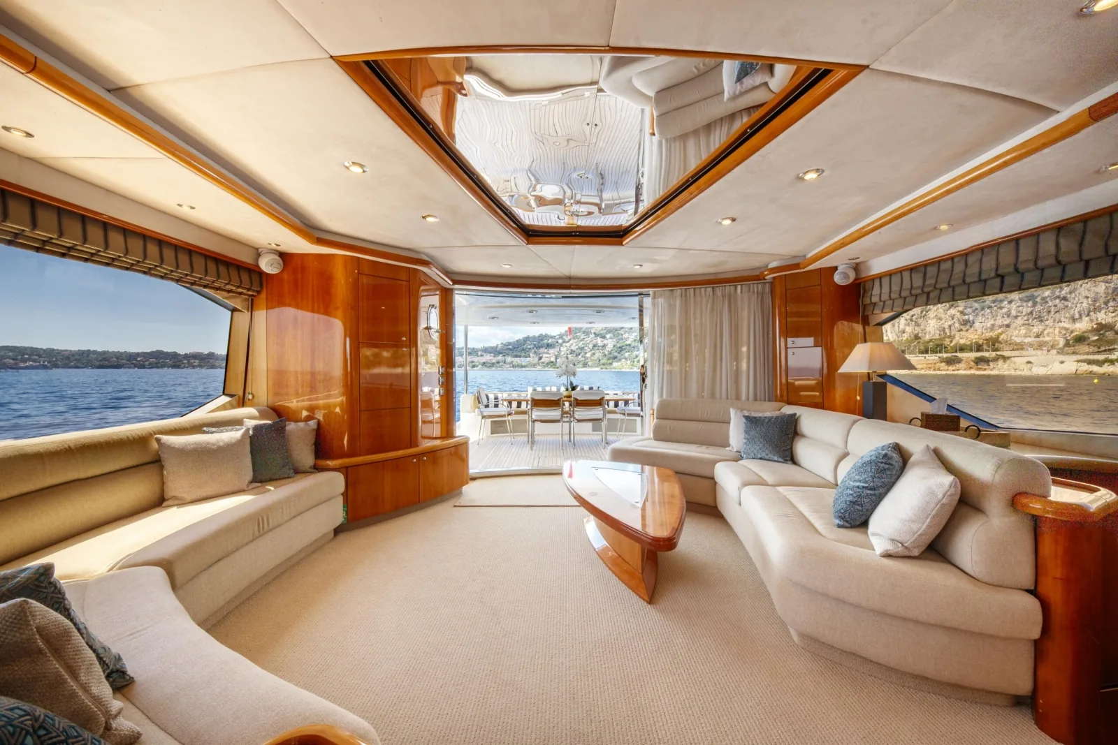LADY YOUSRA - photo 16 location yacht Cannes