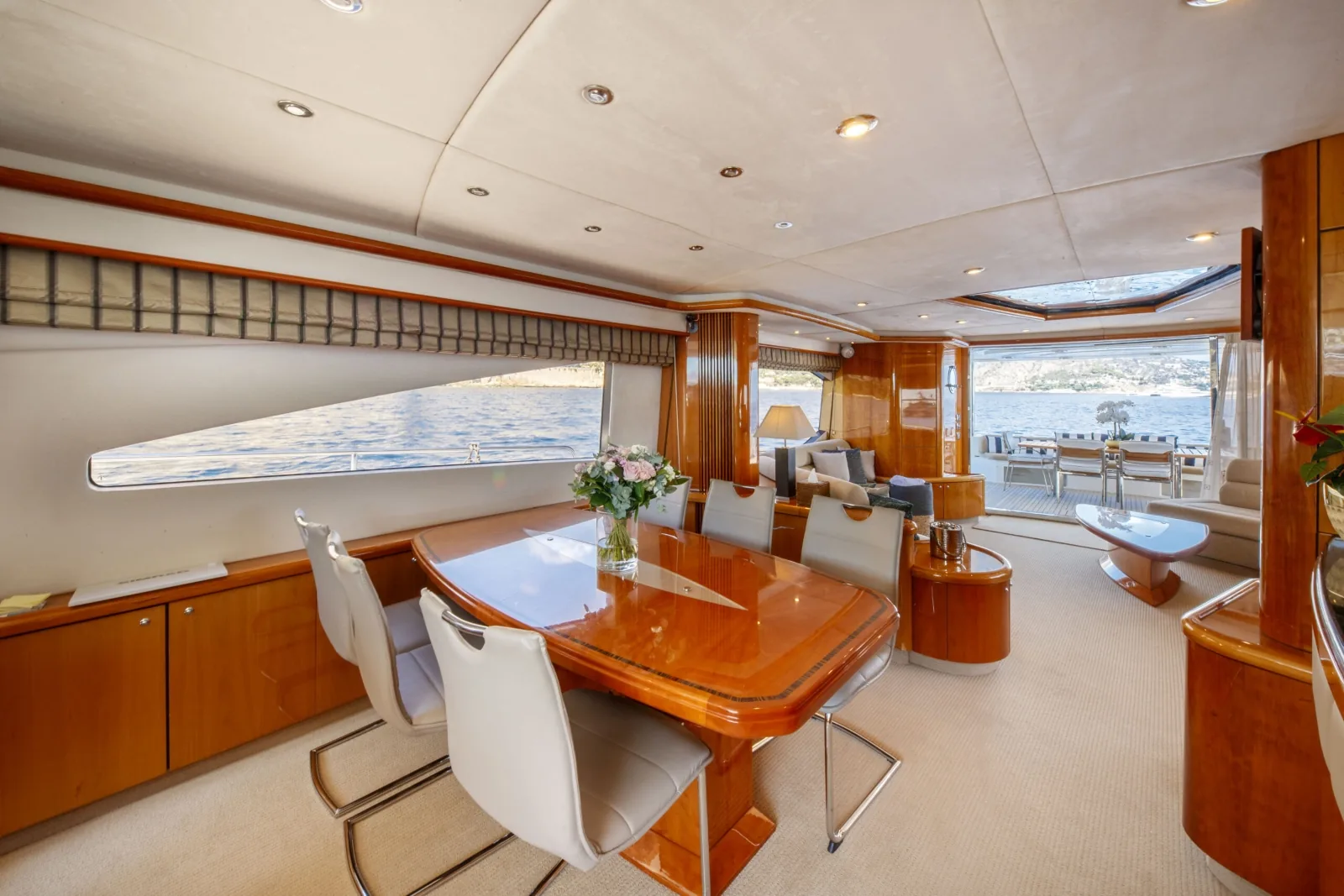 LADY YOUSRA - photo 19 location yacht Cannes