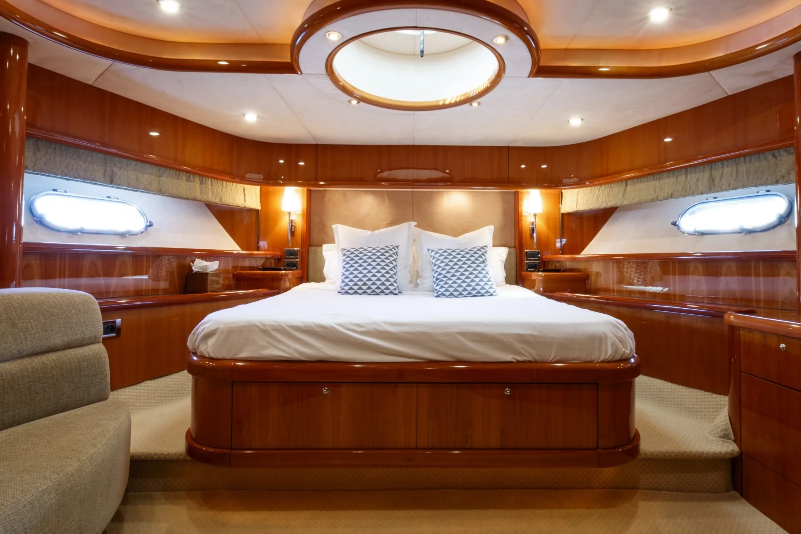 LADY YOUSRA - photo 26 location yacht Cannes