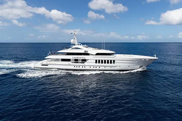 LAURENTIA - location yacht Cannes