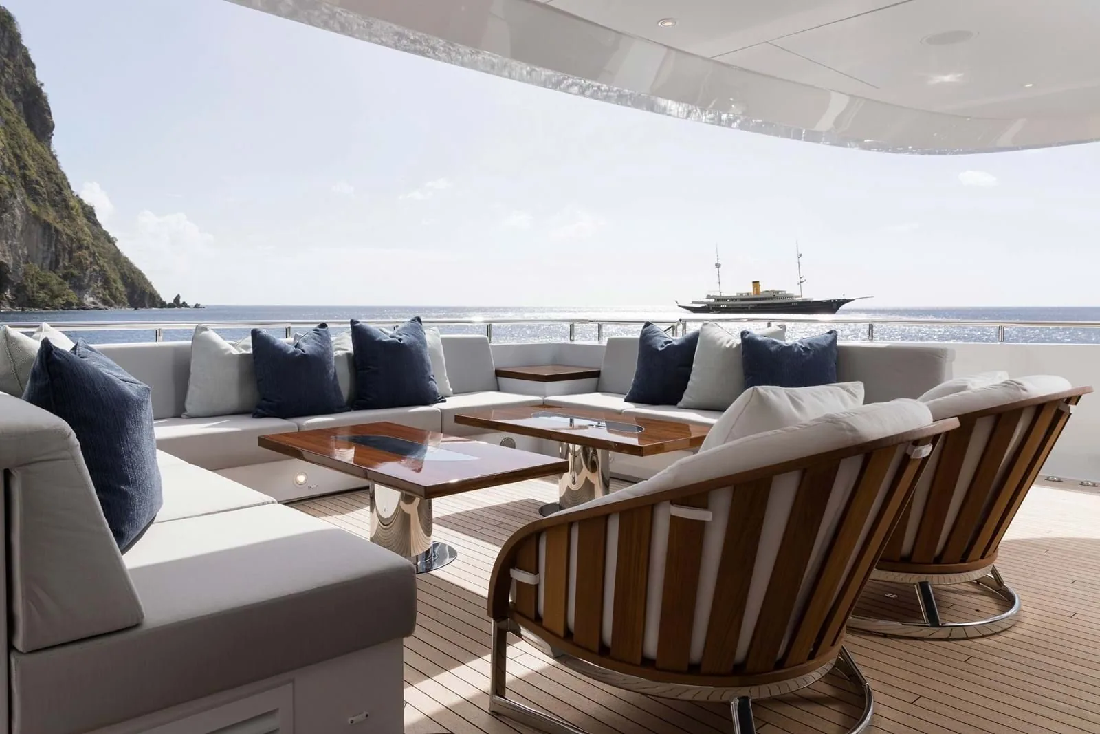 LAURENTIA - photo 14 location yacht Cannes