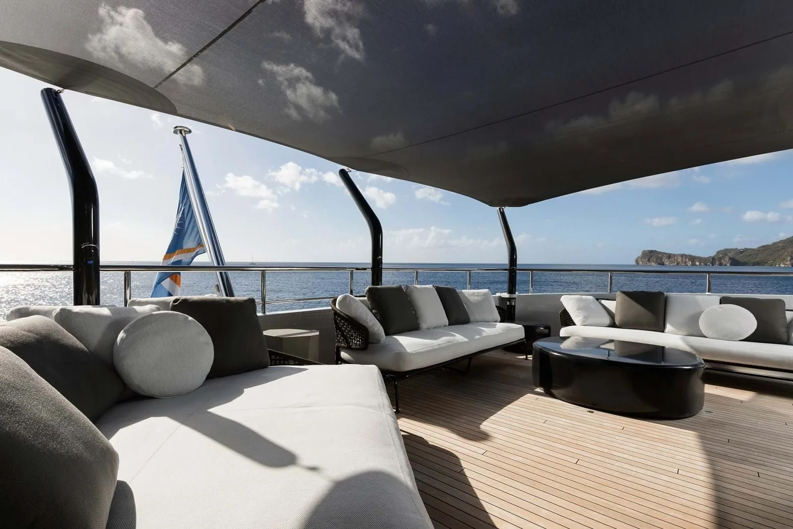 LAURENTIA - photo 15 location yacht Cannes