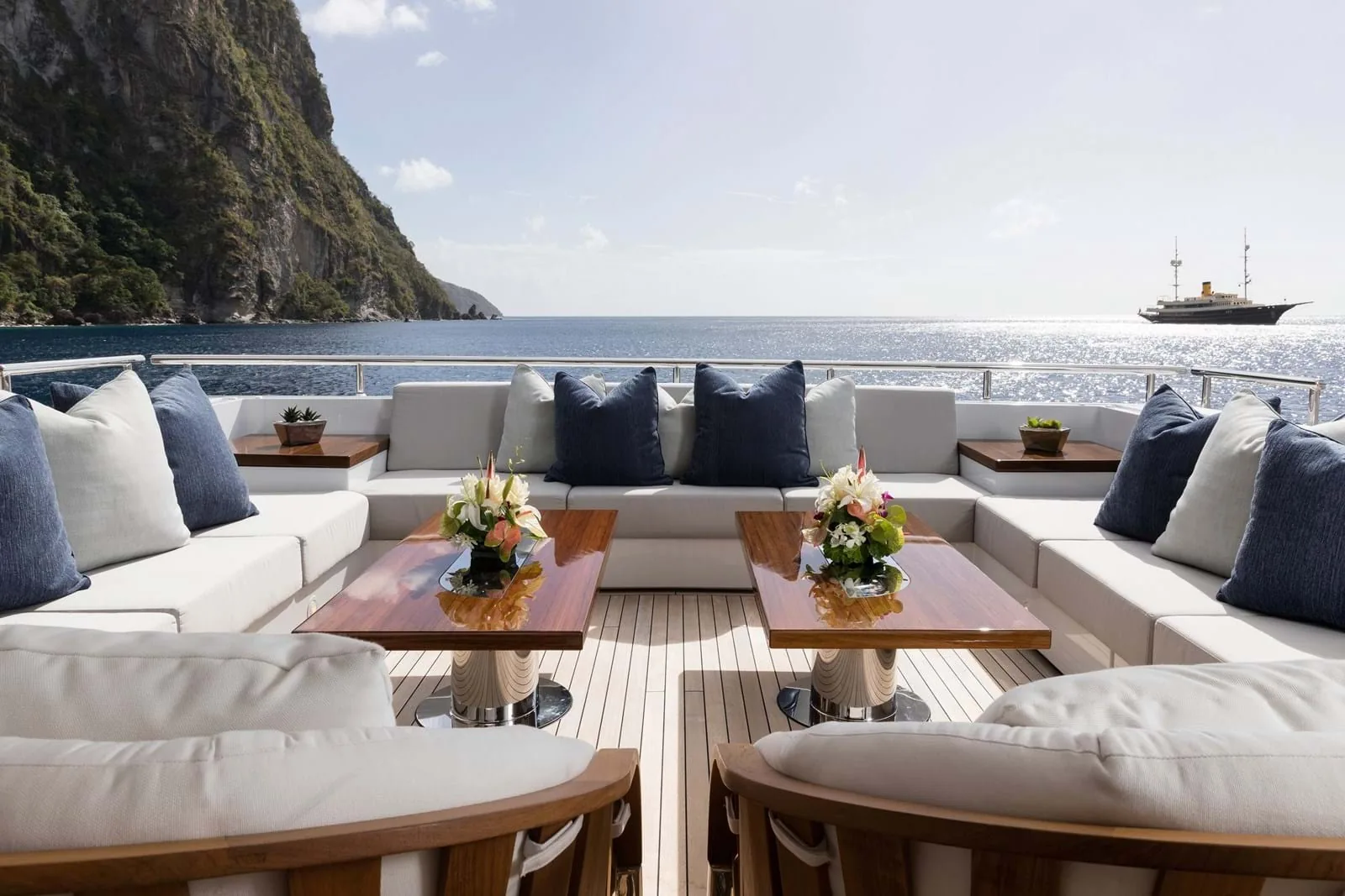 LAURENTIA - photo 16 location yacht Cannes