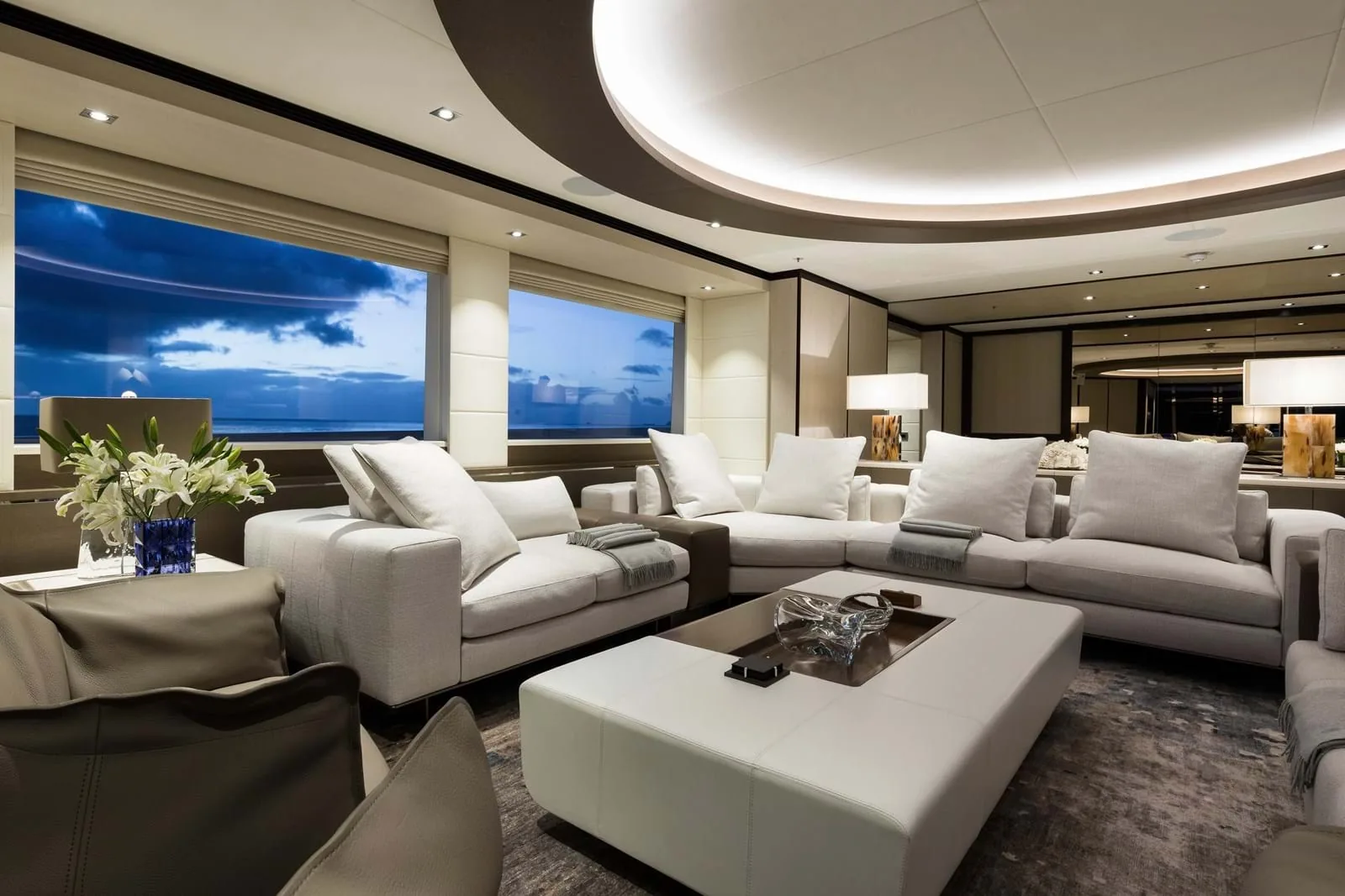 LAURENTIA - photo 18 location yacht Cannes