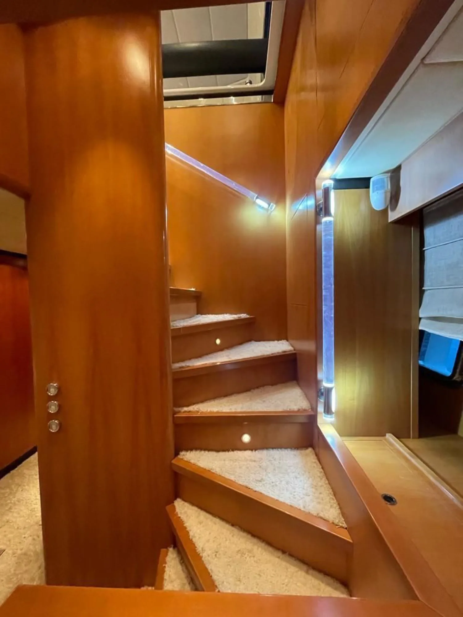 LEOPARD 24 - photo 13 location yacht Cannes