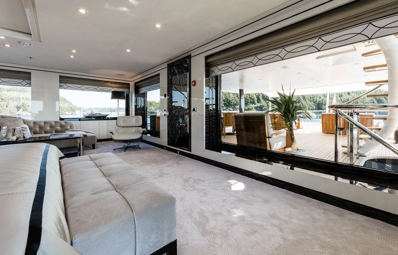 LILI - photo 16 location yacht Cannes
