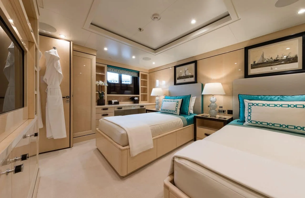 LILI - photo 20 location yacht Cannes