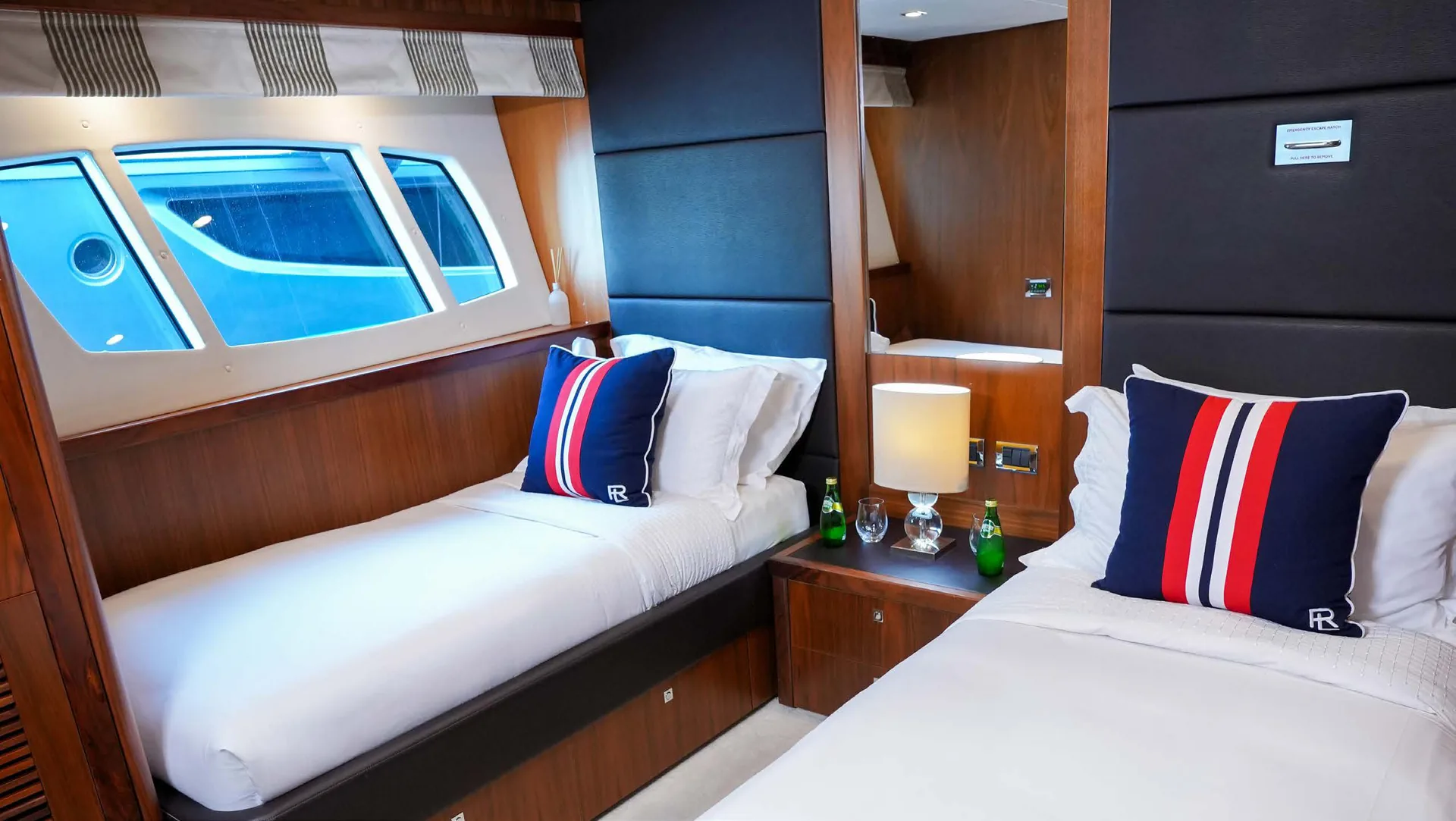 Lucien, photo 32 location yacht Cannes