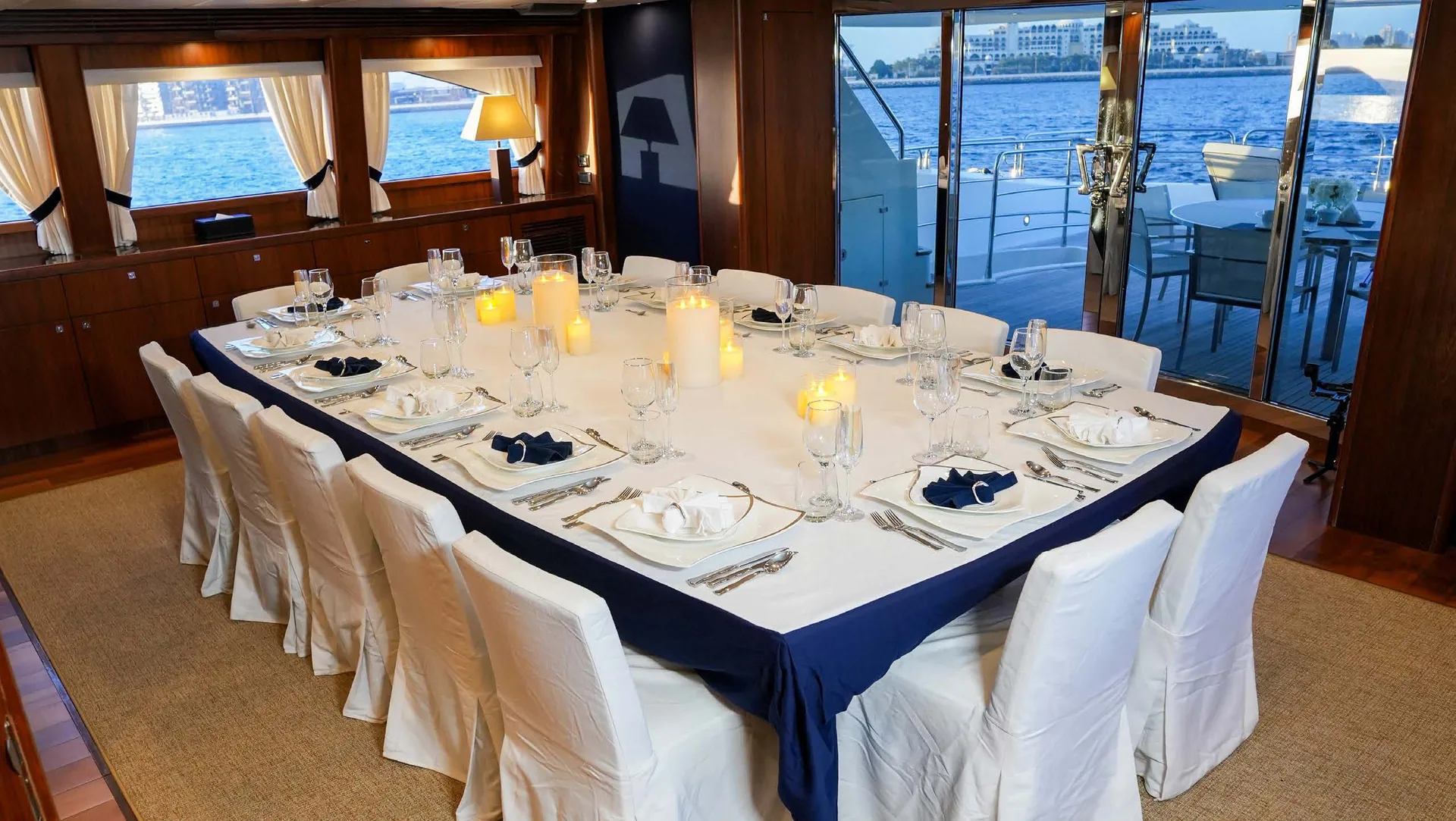 Lucien, photo 34 location yacht Cannes