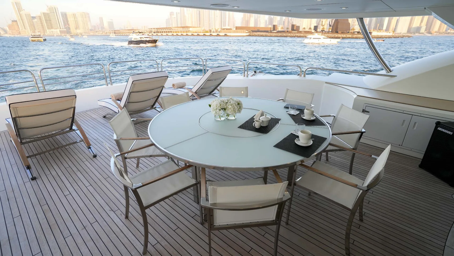 Lucien, photo 36 location yacht Cannes