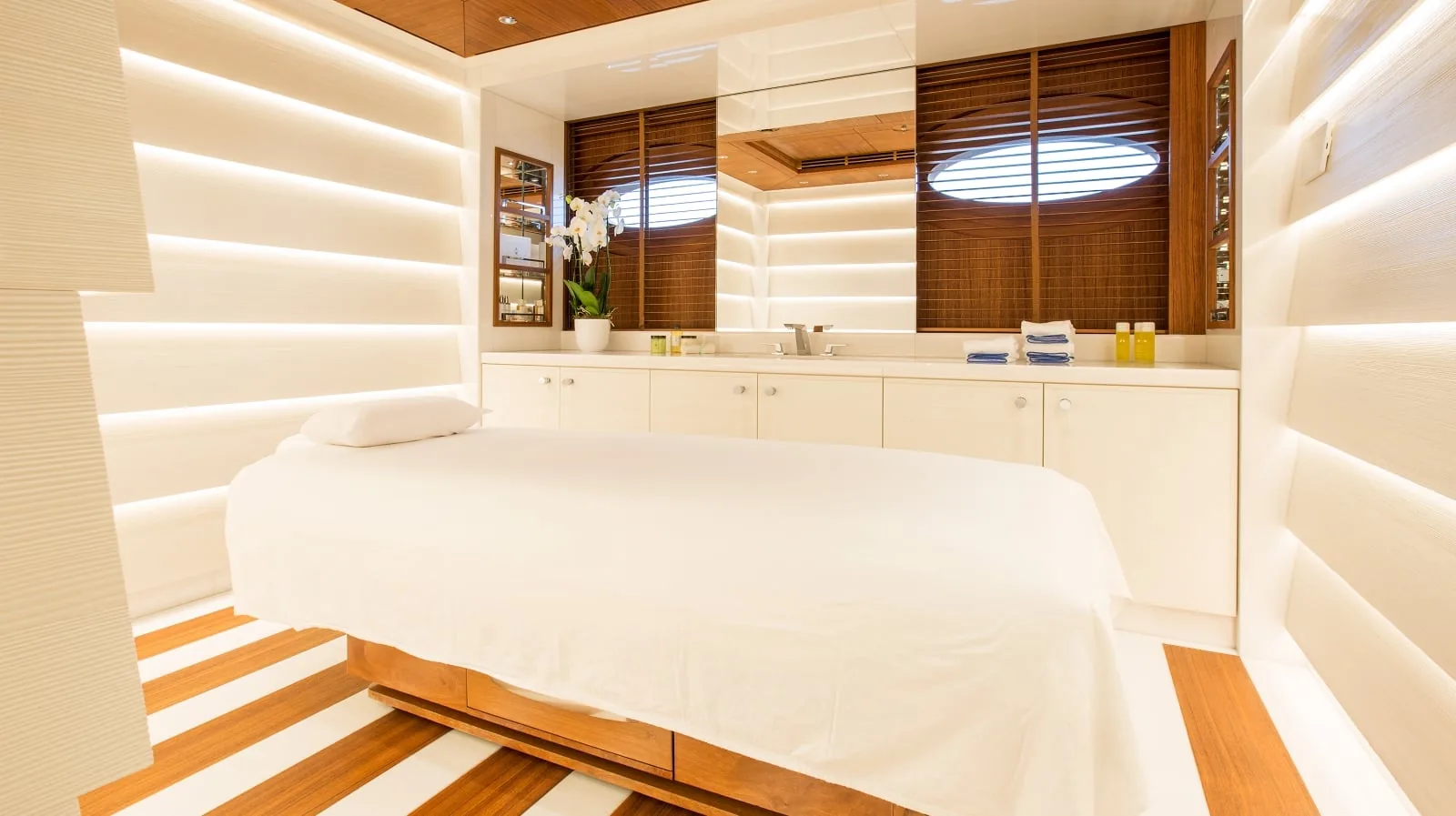 MADSUMMER - photo 24 location yacht Cannes
