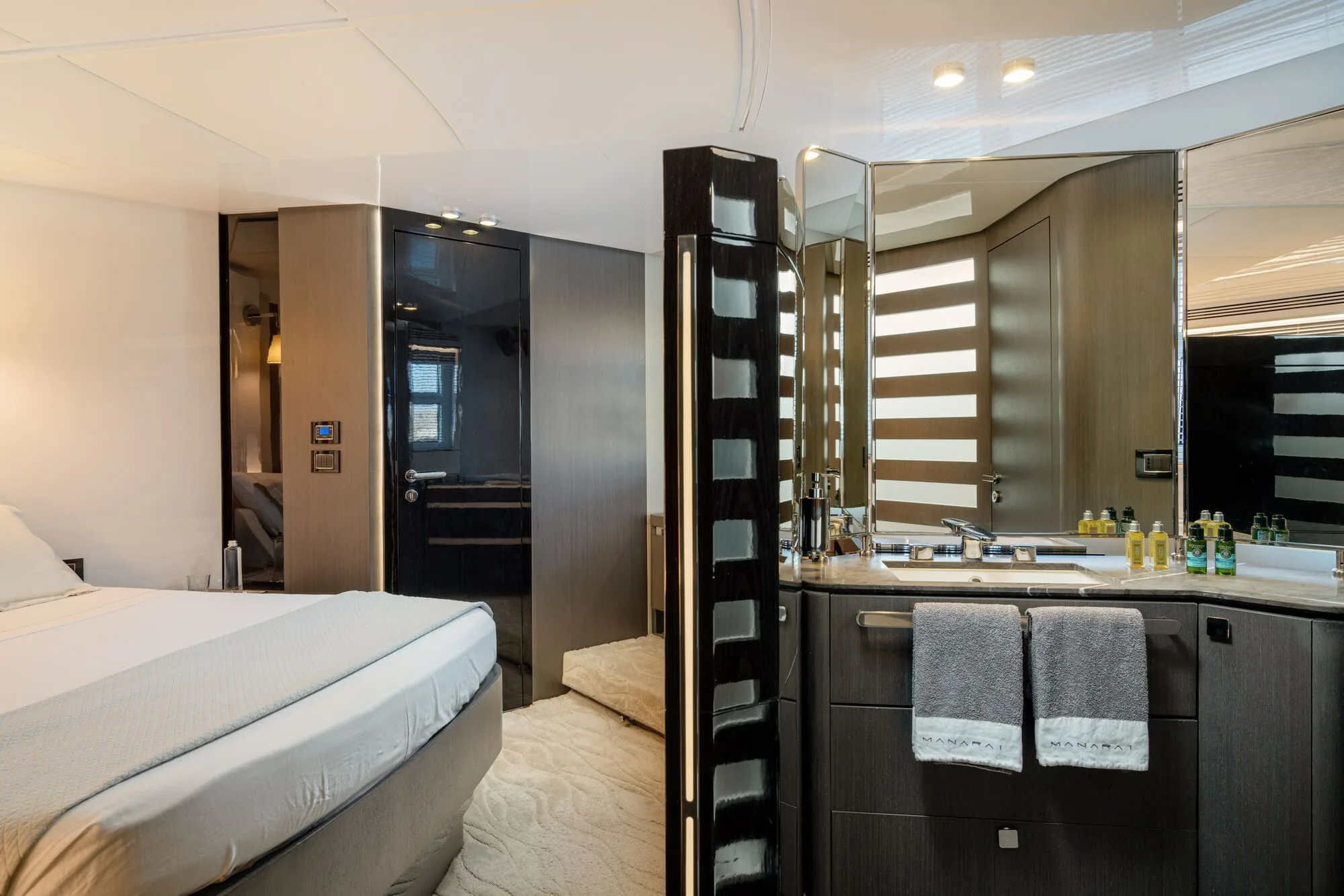 MANARA I - photo 18 location yacht Cannes