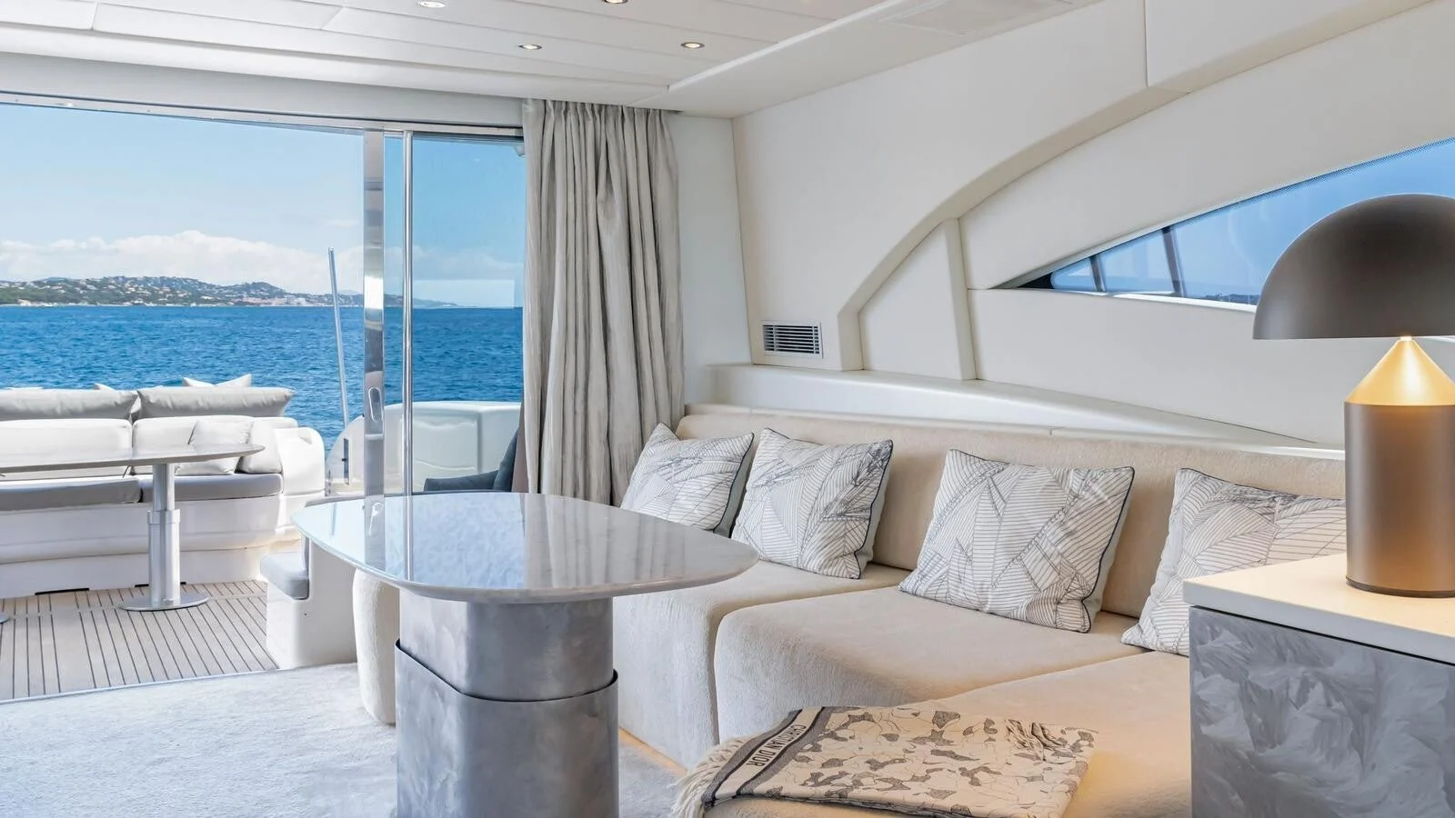 Mangusta 108, photo 14 location yacht Cannes