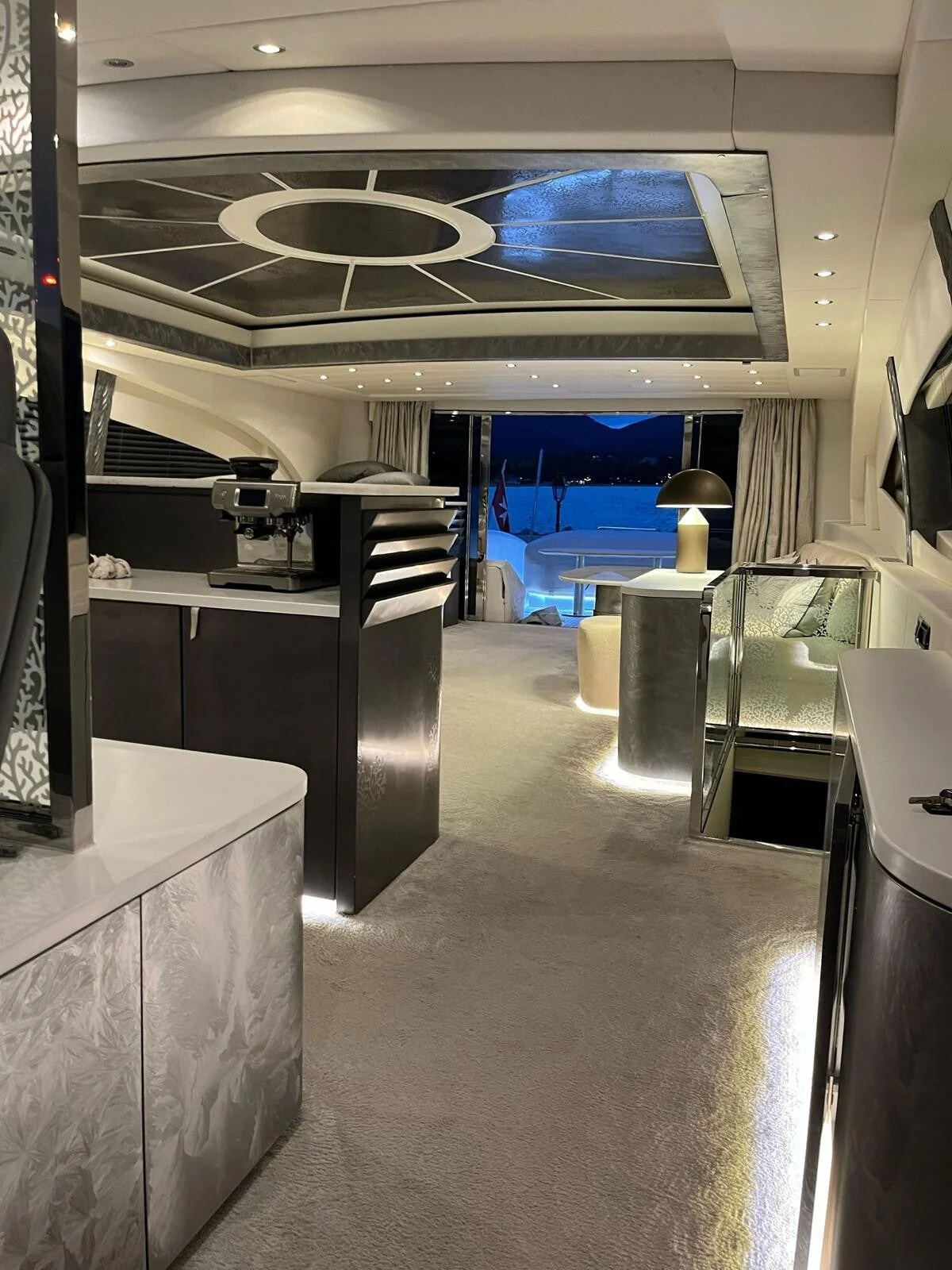 Mangusta 108, photo 15 location yacht Cannes