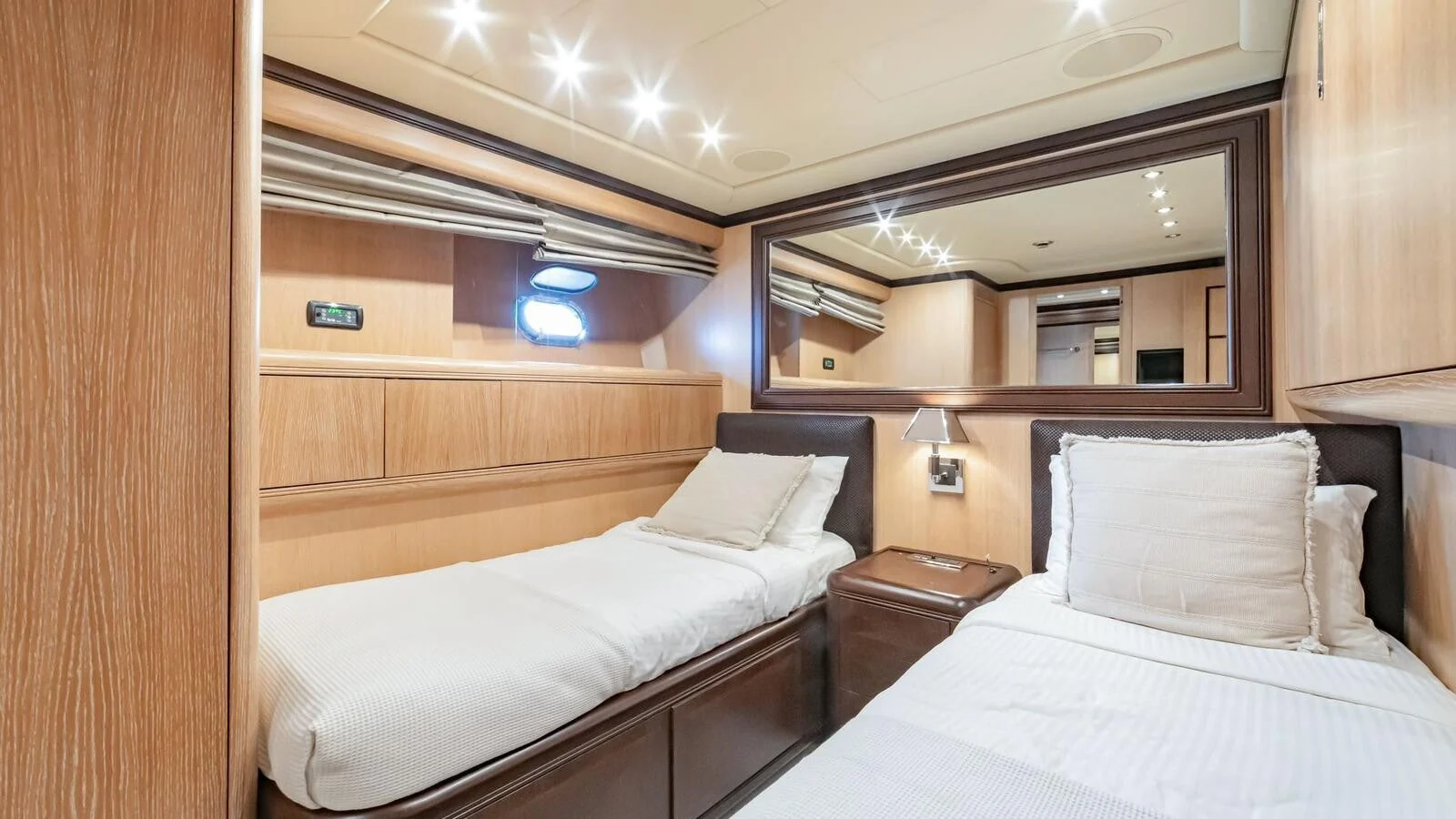 Mangusta 108, photo 19 location yacht Cannes