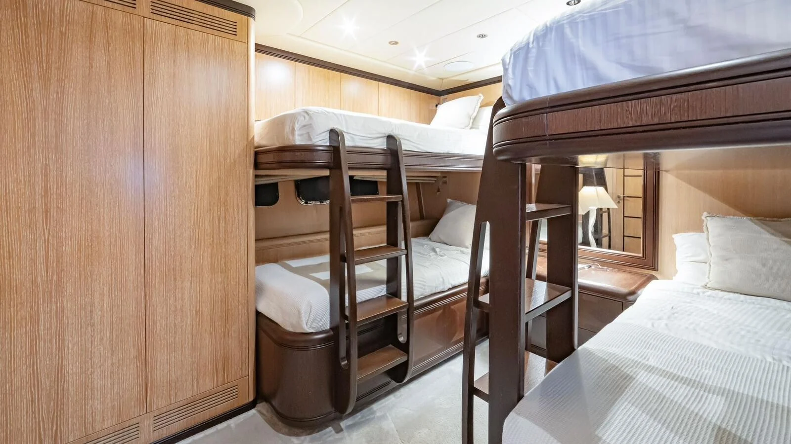 Mangusta 108, photo 20 location yacht Cannes