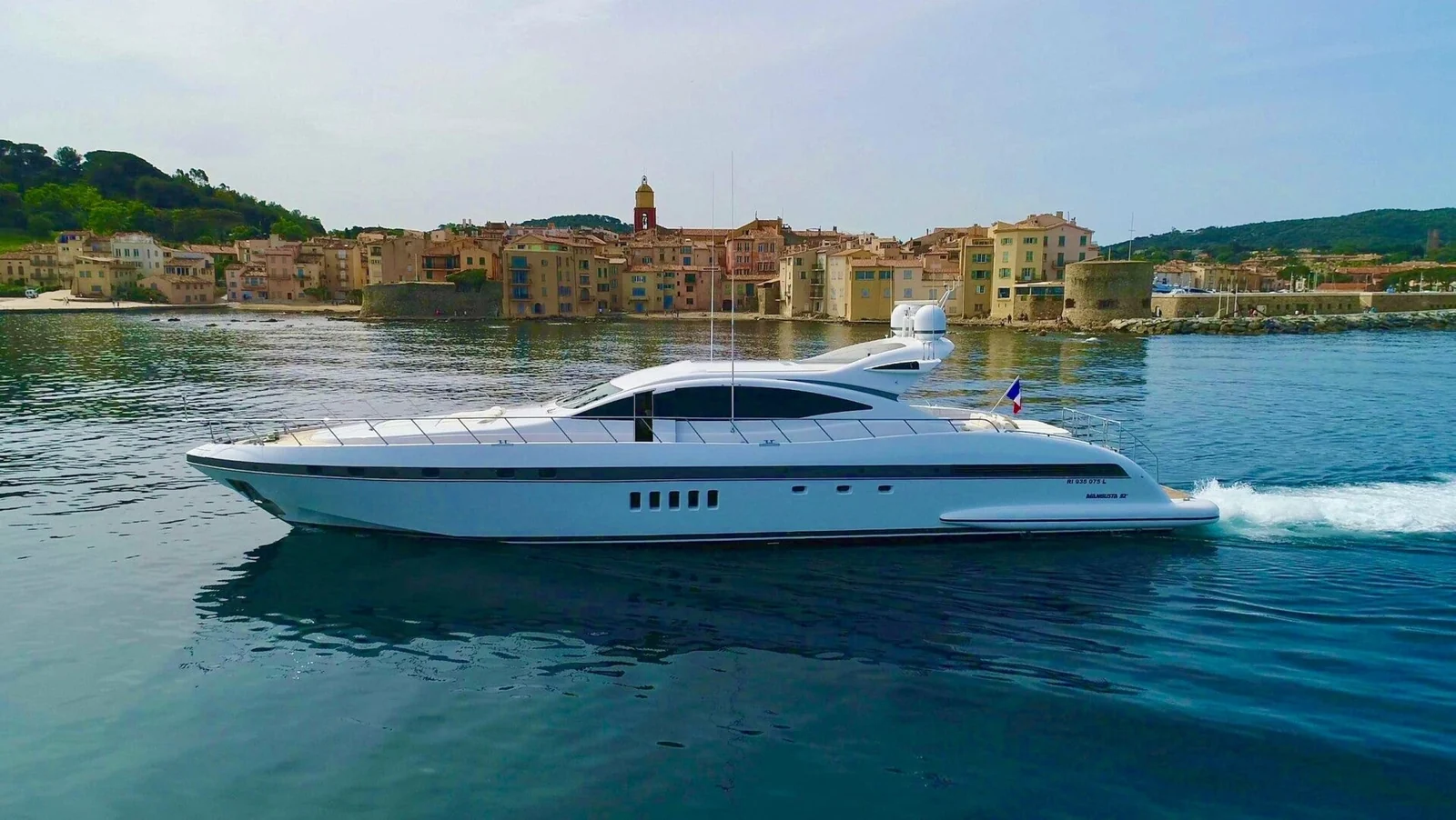 Mangusta 92, photo 2 location yacht Cannes
