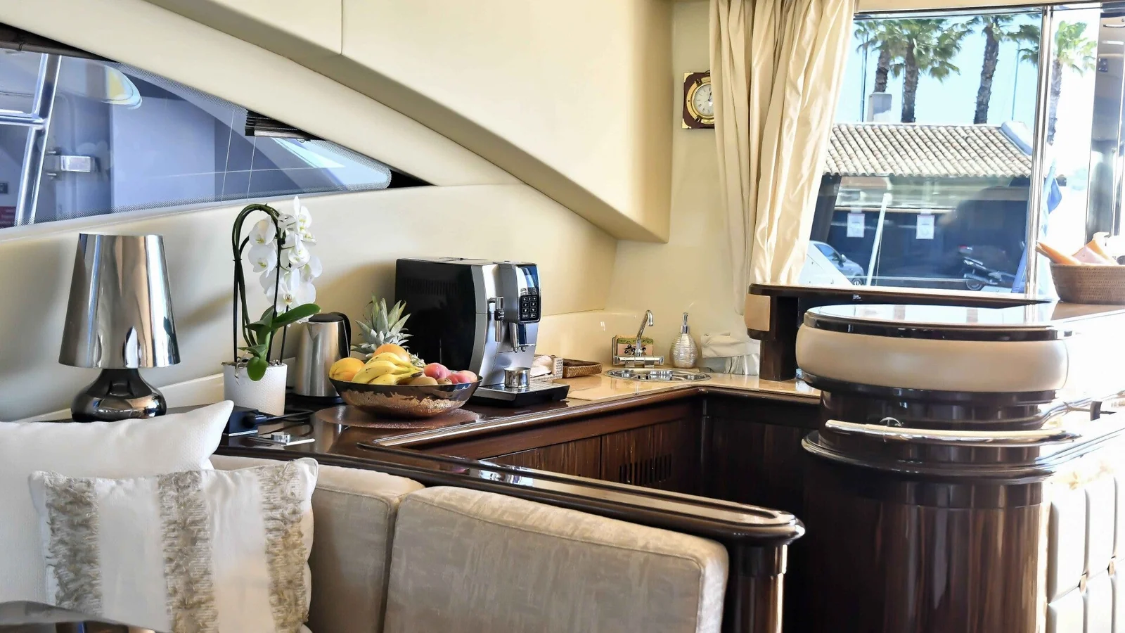 Mangusta 92, photo 16 location yacht Cannes