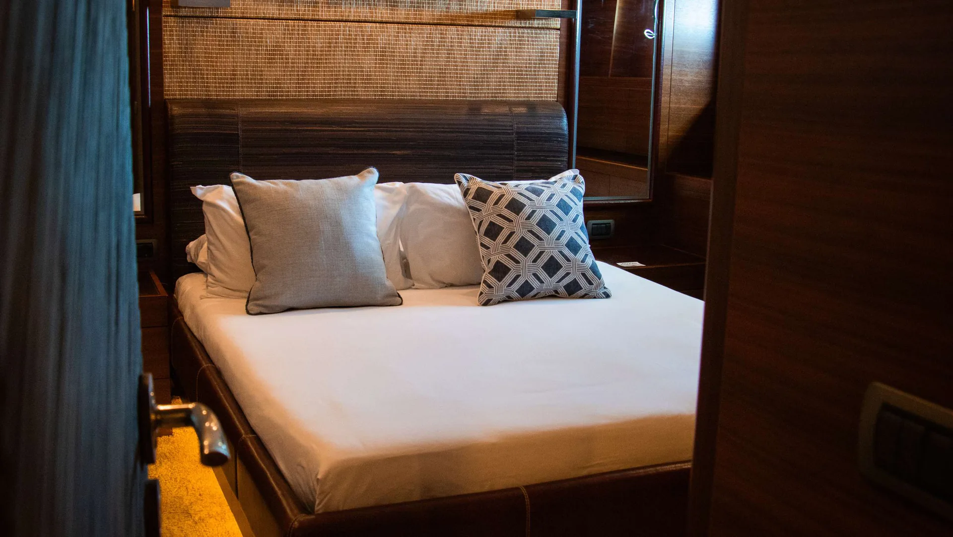 Matsu, photo 22 location yacht Cannes