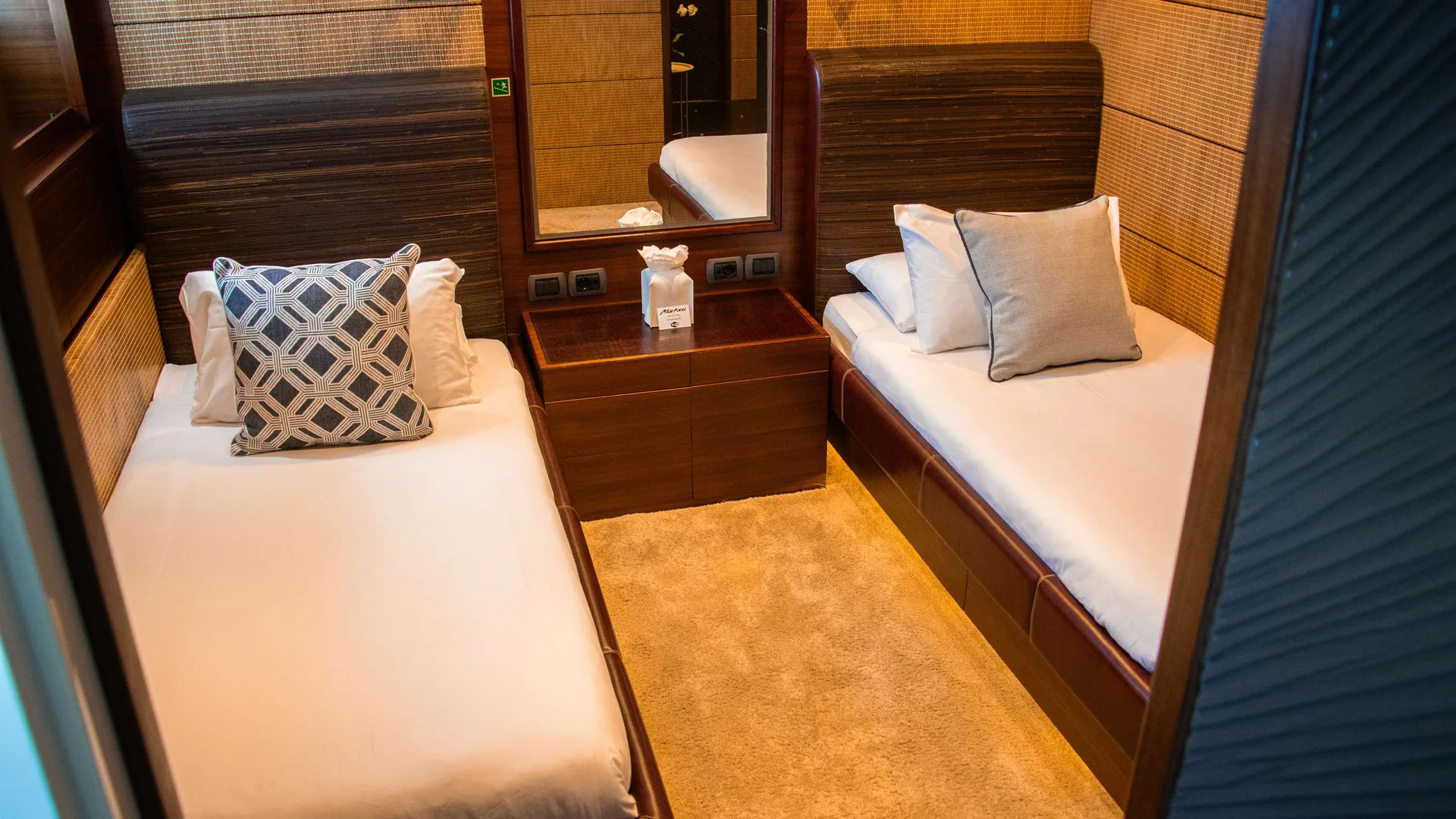 Matsu, photo 23 location yacht Cannes