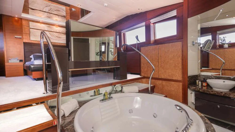 Matsu, photo 26 location yacht Cannes