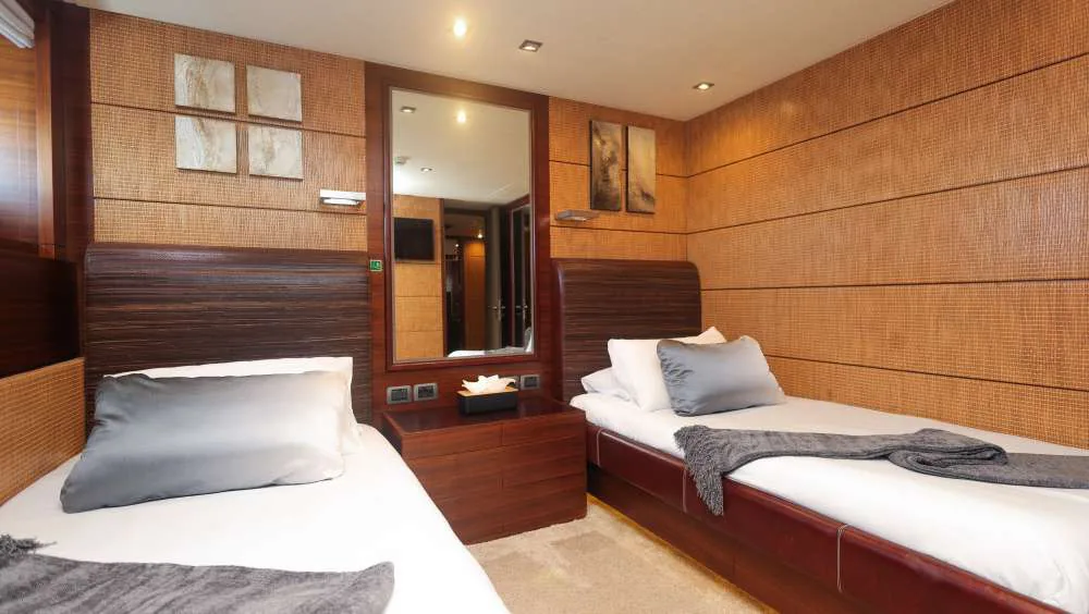 Matsu, photo 27 location yacht Cannes