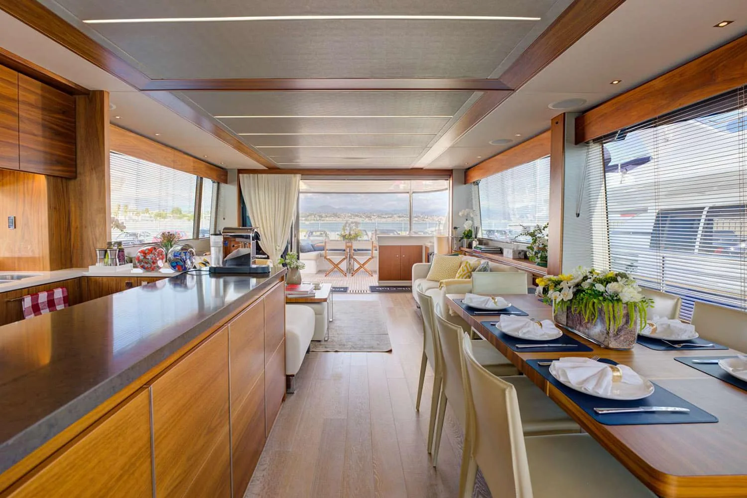 MIKEL ANGELO - photo 13 location yacht Cannes
