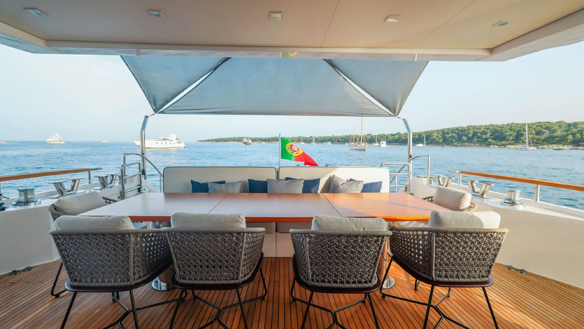 Millesime, photo 14 location yacht Cannes