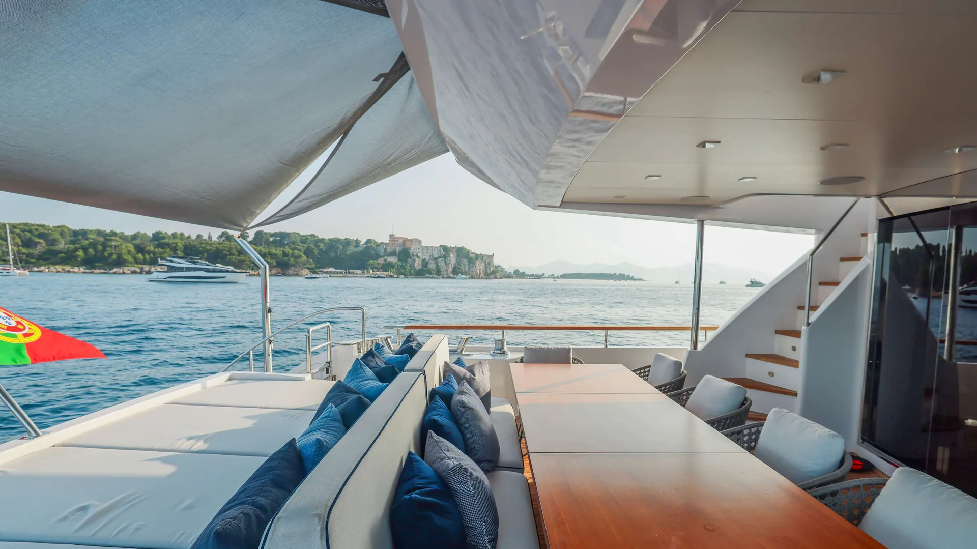 Millesime, photo 15 location yacht Cannes
