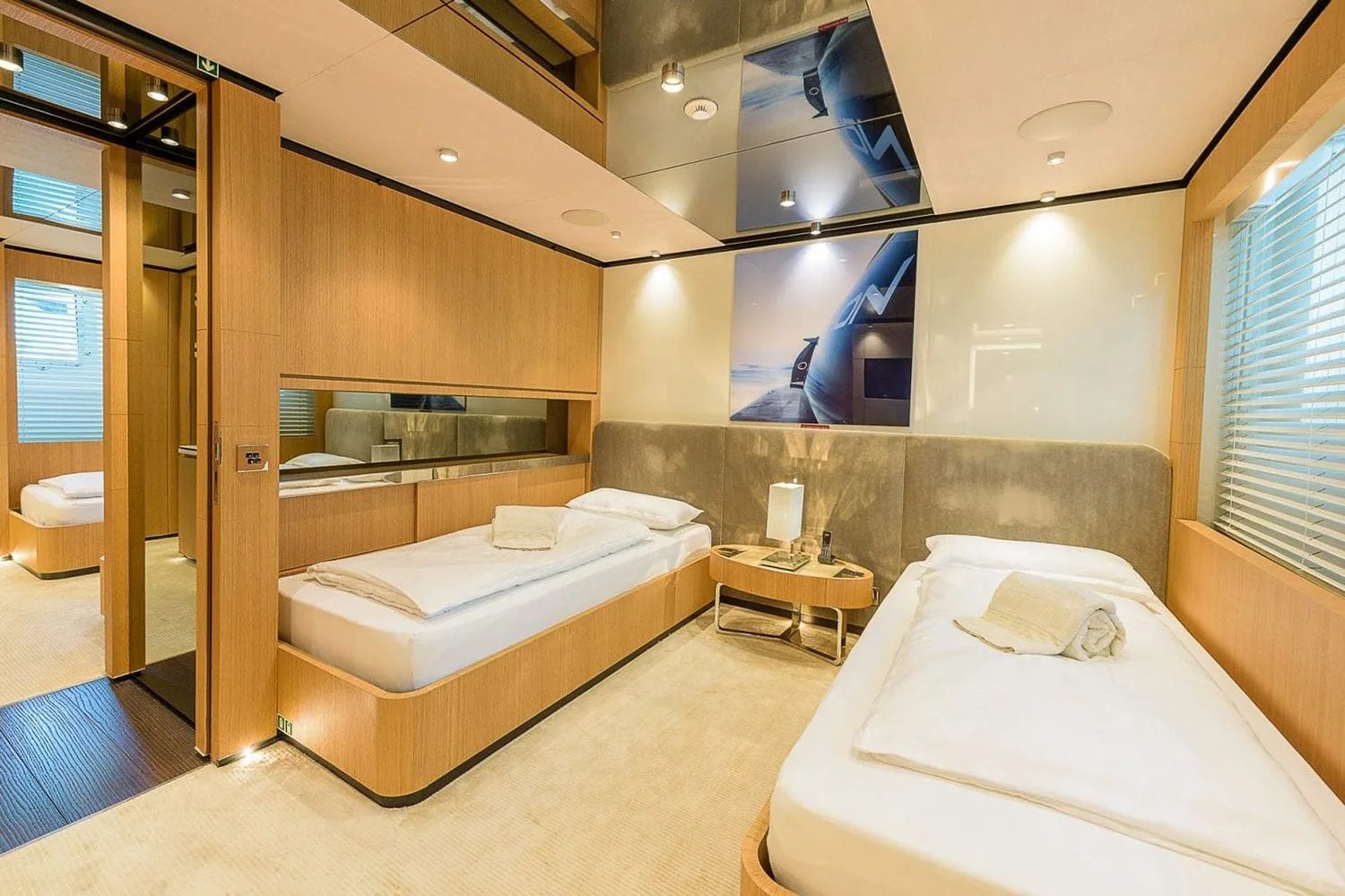 MR T - photo 30 location yacht Cannes