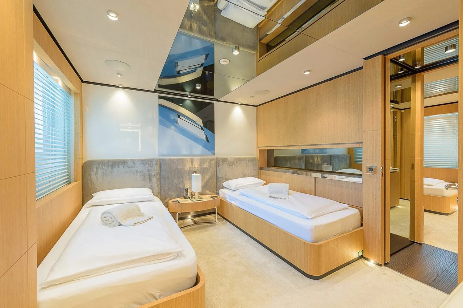MR T - photo 31 location yacht Cannes