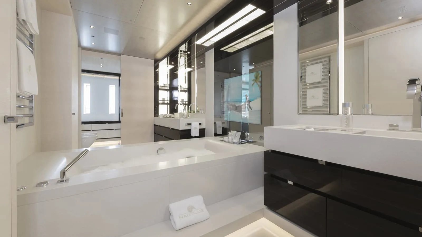 NAUTILUS - photo 30 location yacht Cannes