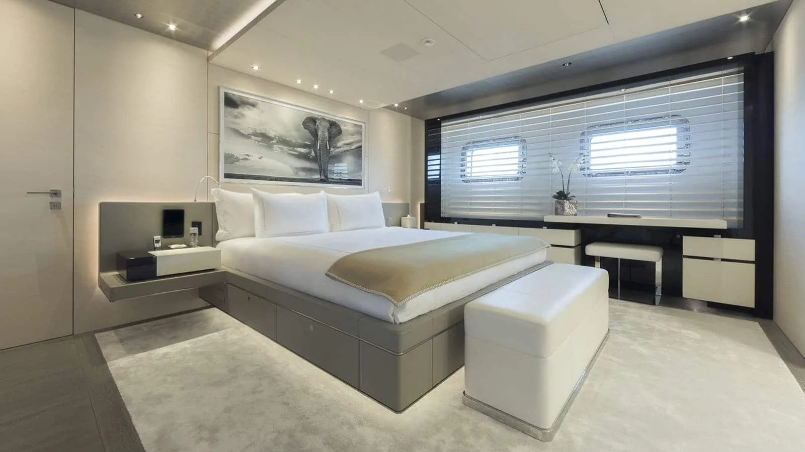 NAUTILUS - photo 34 location yacht Cannes
