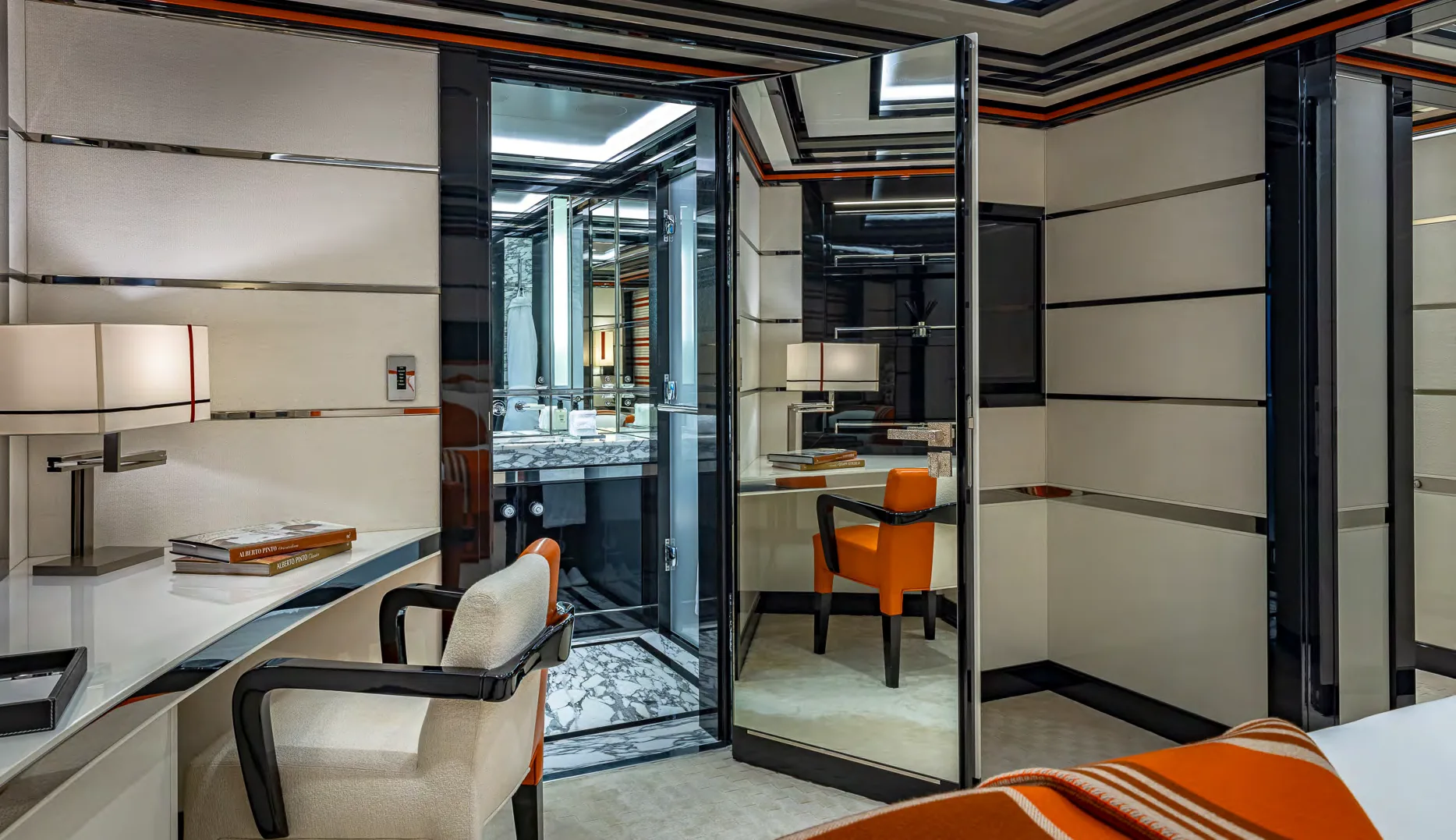 OKTO, photo 21 location yacht Cannes