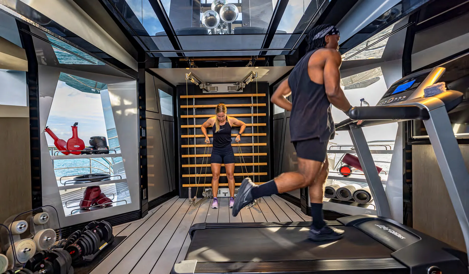 OKTO, photo 27 location yacht Cannes