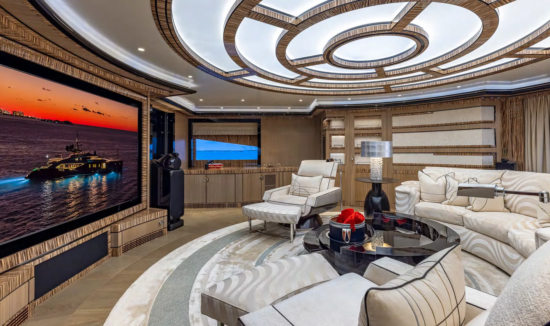 OKTO, photo 29 location yacht Cannes