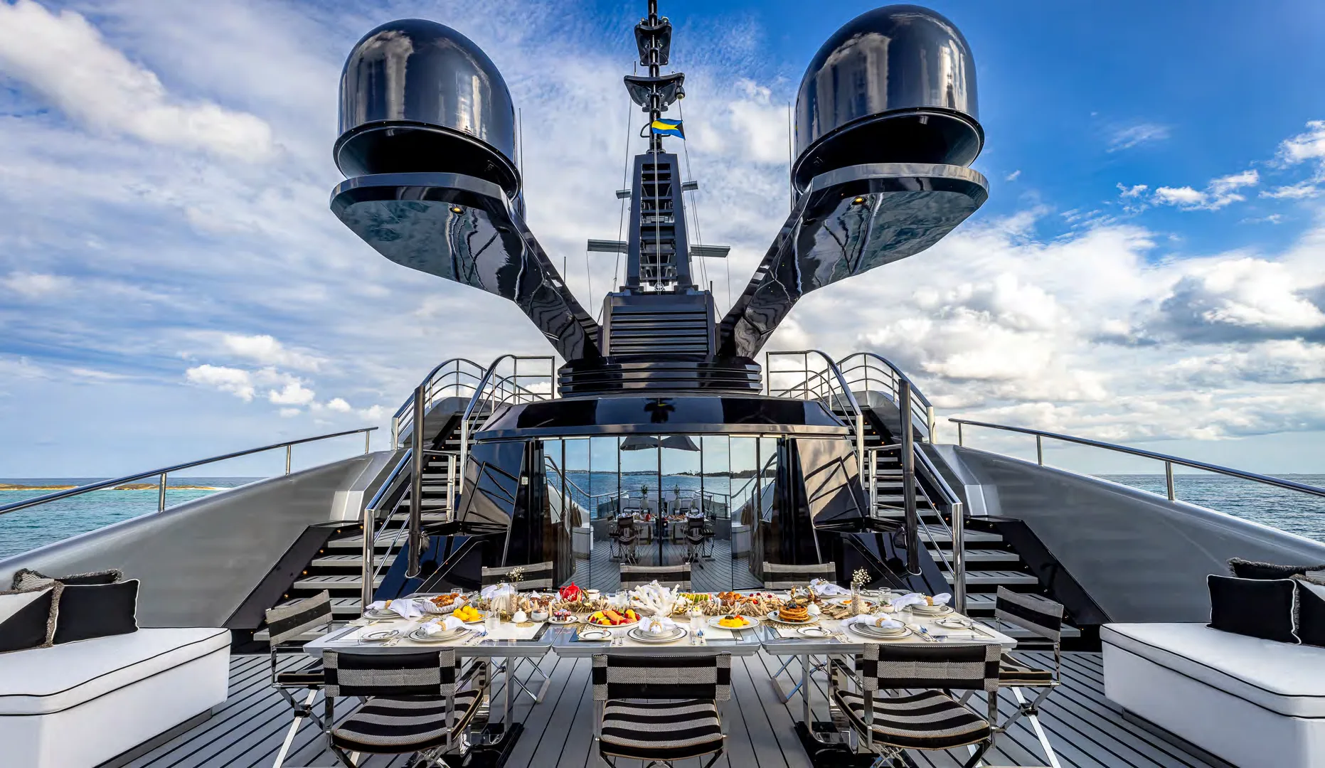 OKTO, photo 33 location yacht Cannes