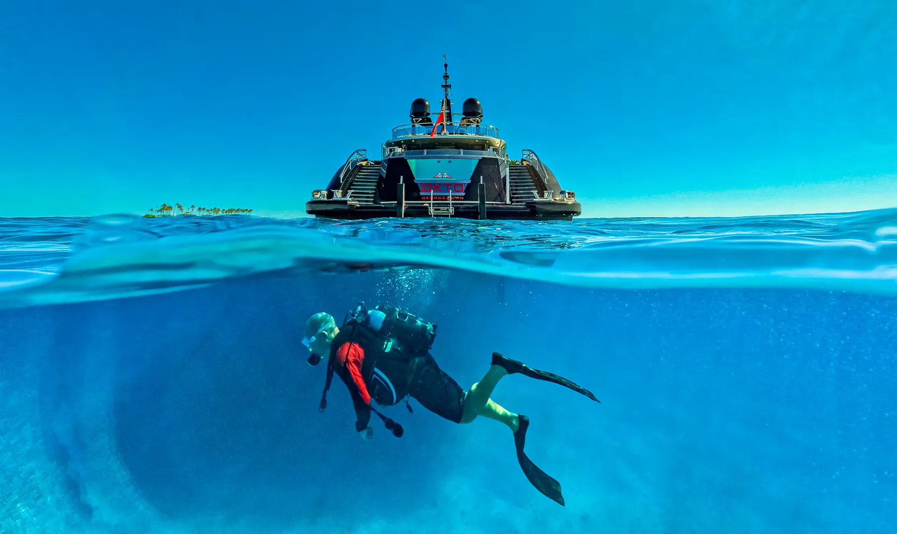OKTO, photo 44 location yacht Cannes
