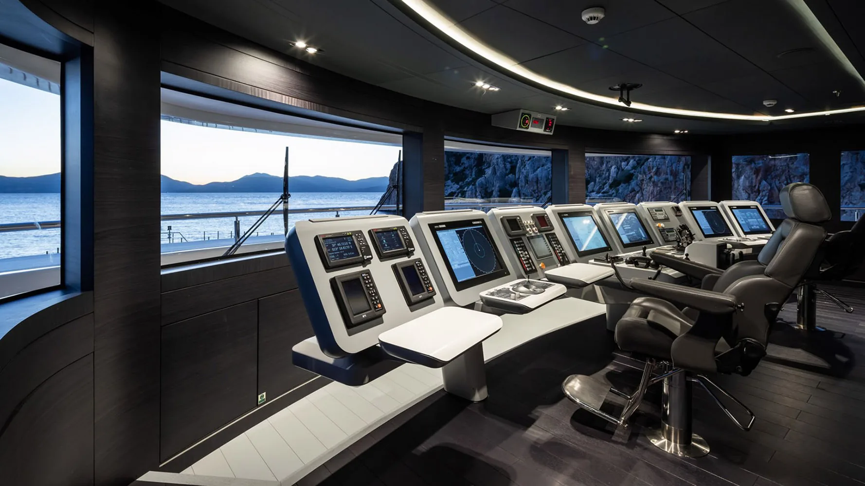 OPTASIA - photo 20 location yacht Cannes