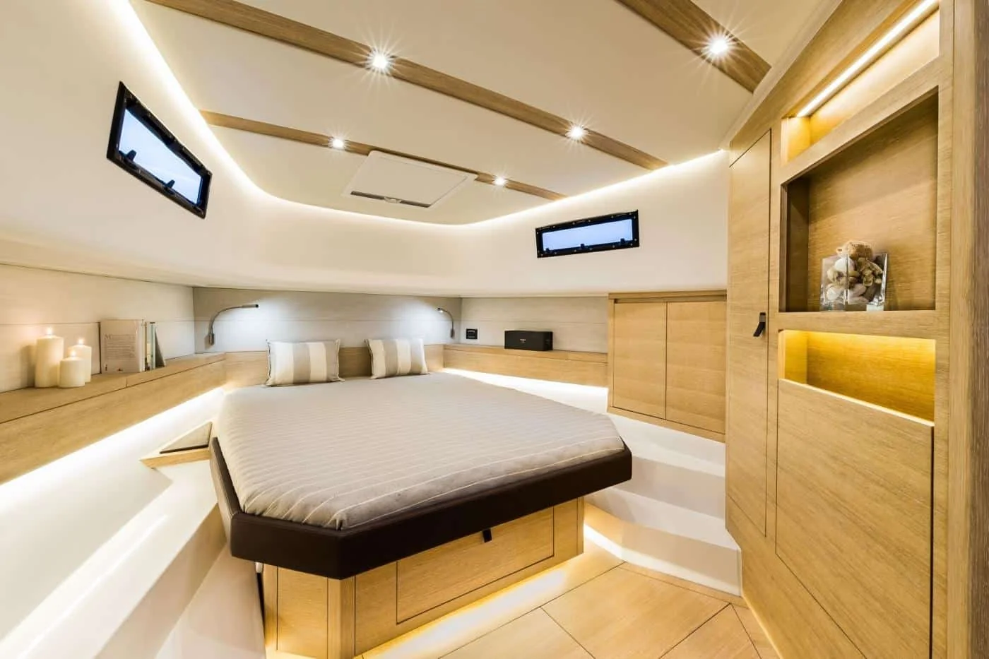 Pardo 43, photo 15 location yacht Cannes