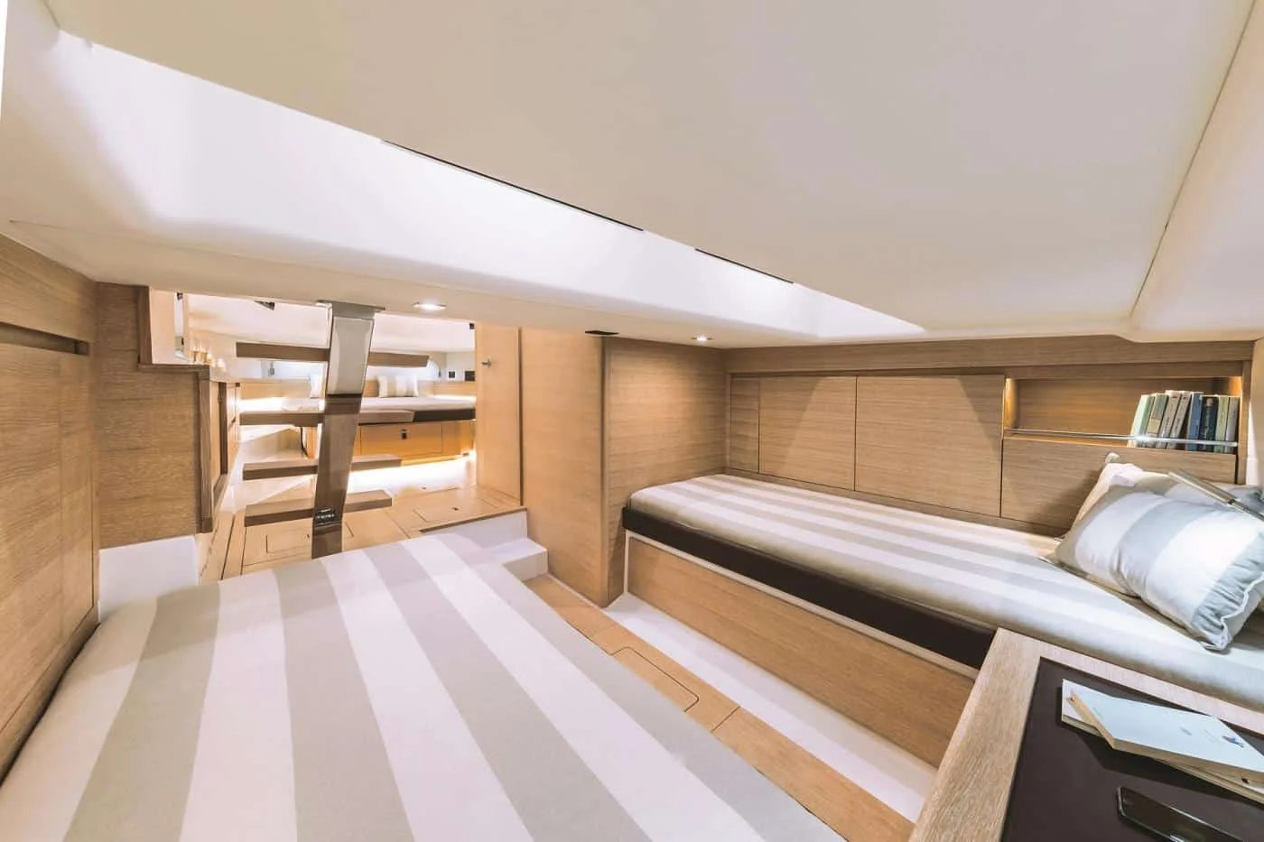 Pardo 43, photo 16 location yacht Cannes