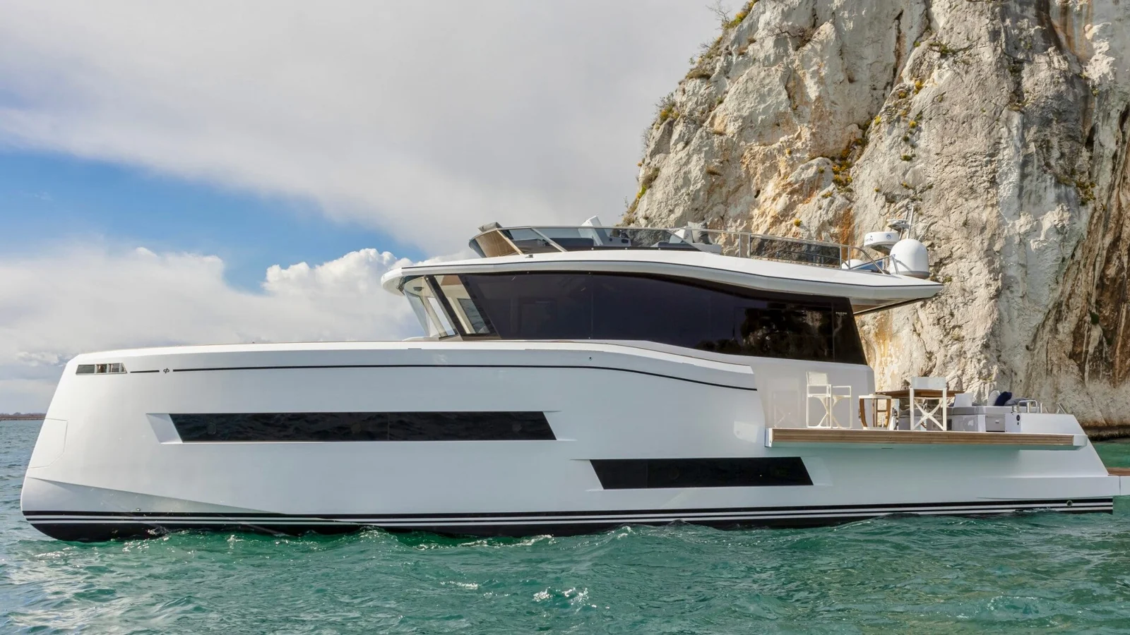 Pardo 60, photo 1 location yacht Cannes
