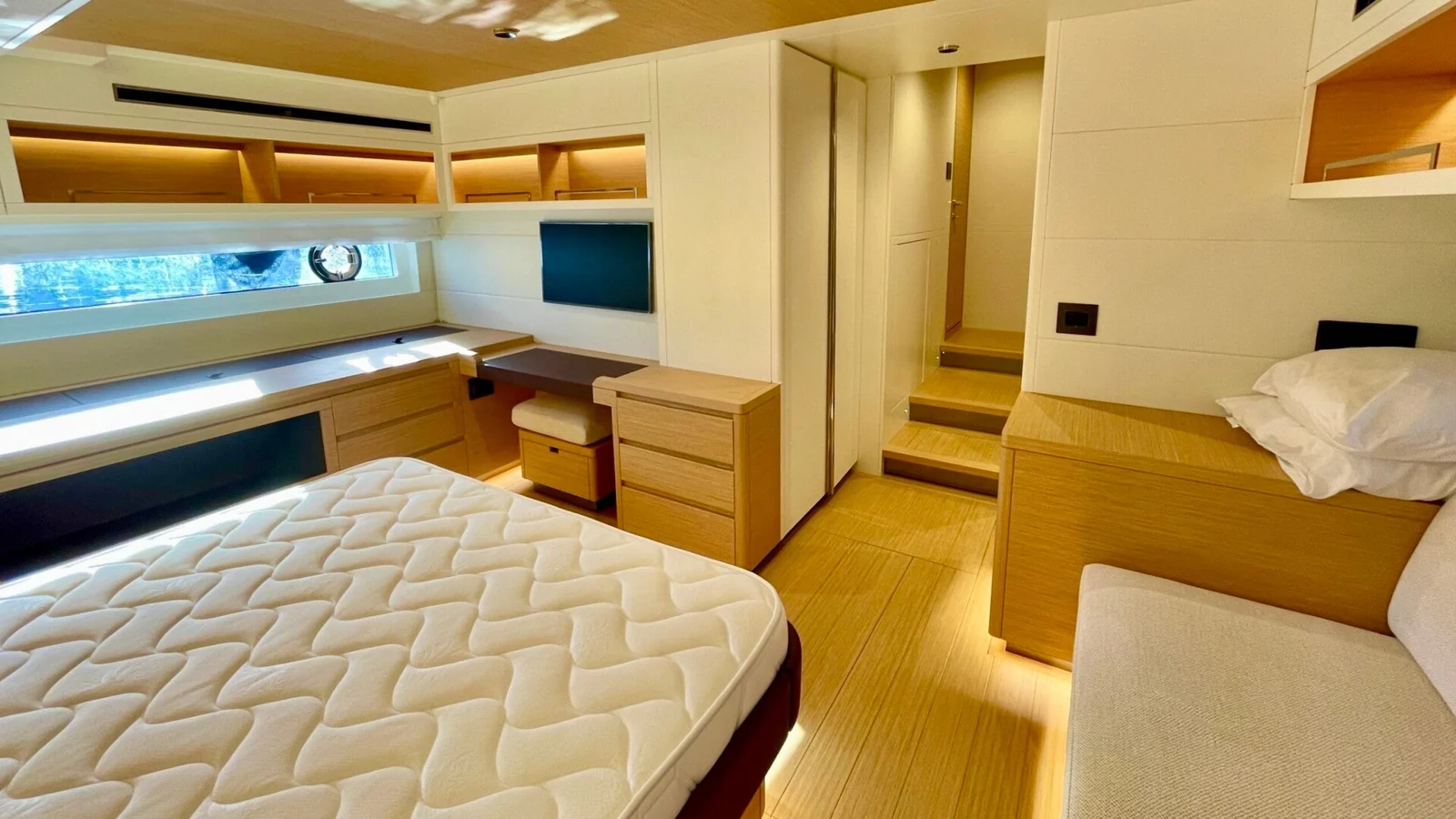 Pardo 60, photo 15 location yacht Cannes