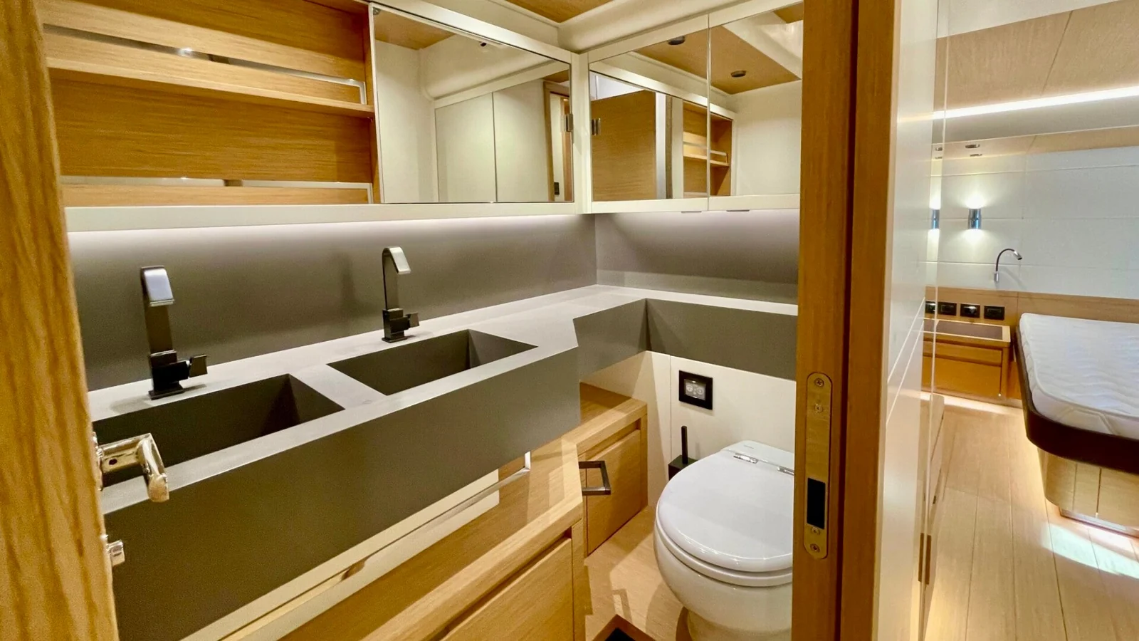 Pardo 60, photo 16 location yacht Cannes