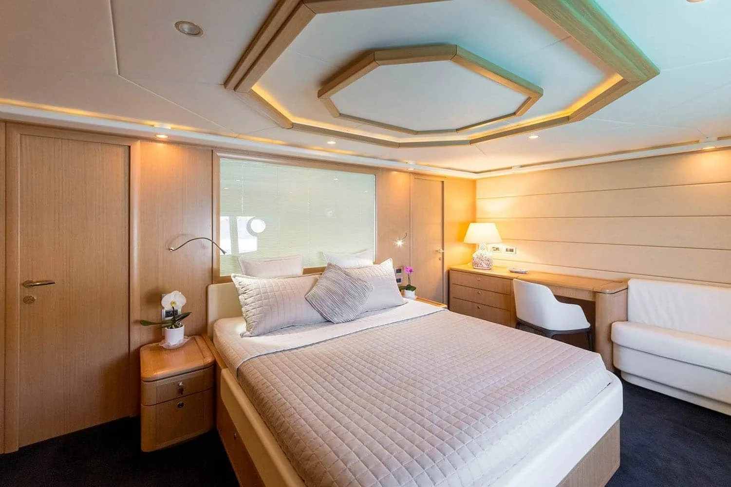 PORTHOS - photo 28 location yacht Cannes