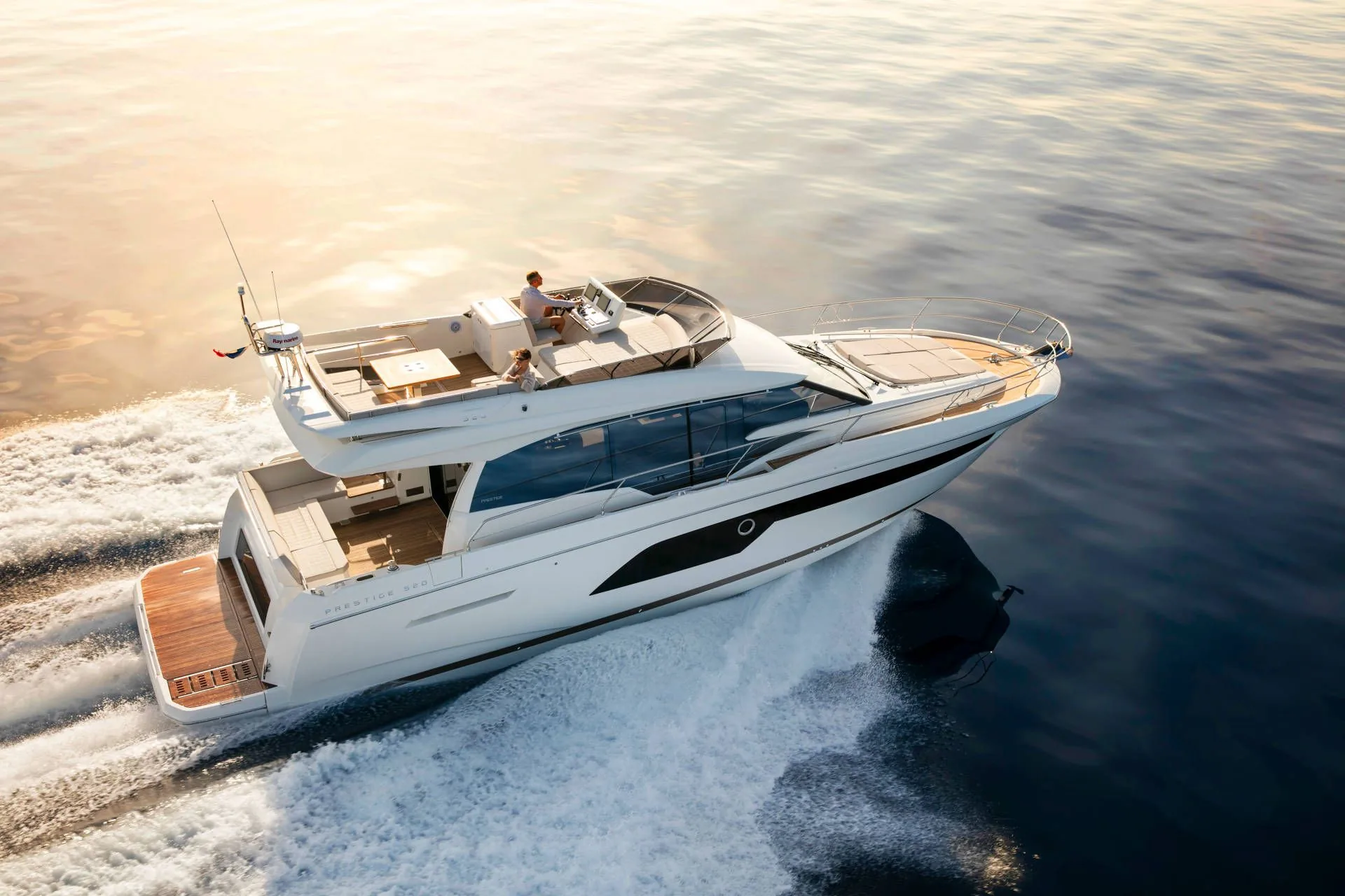 Prestige 520 Fly, photo 2 location yacht Cannes