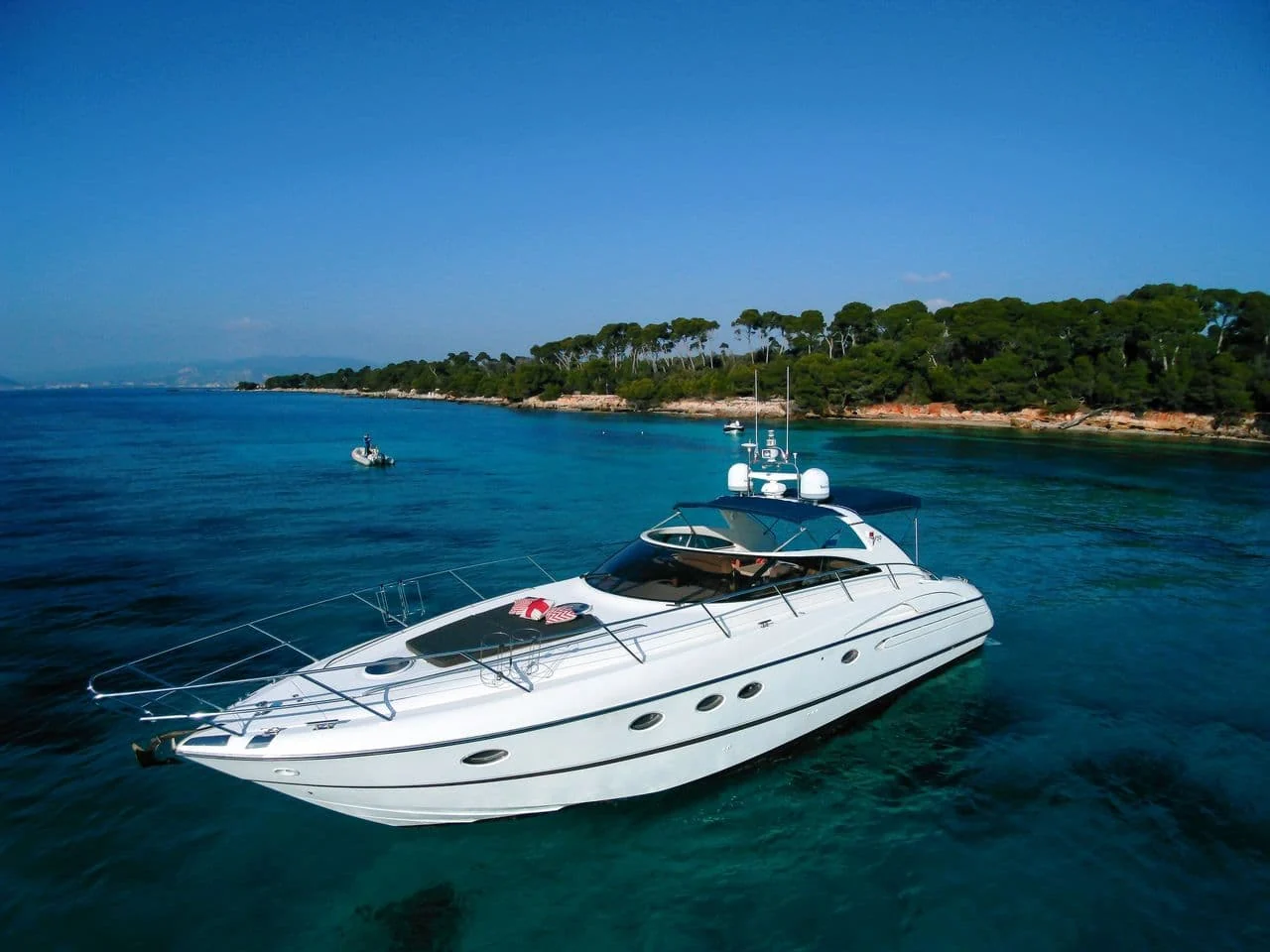 Princess V50, photo 2 location yacht Cannes